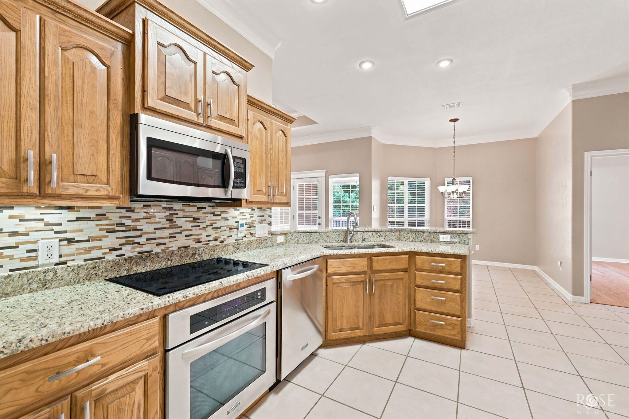 6030 Kingsbridge Drive Property Photo 15