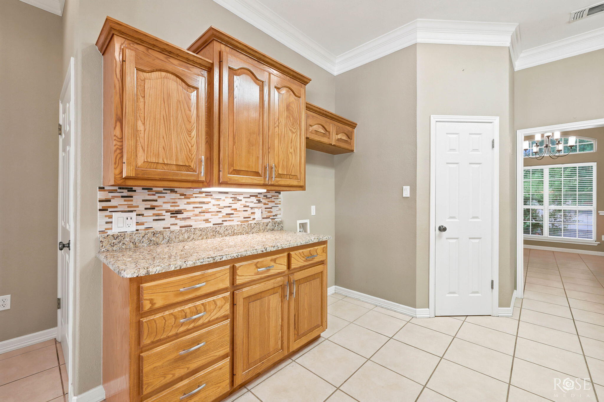 6030 Kingsbridge Drive Property Photo 16