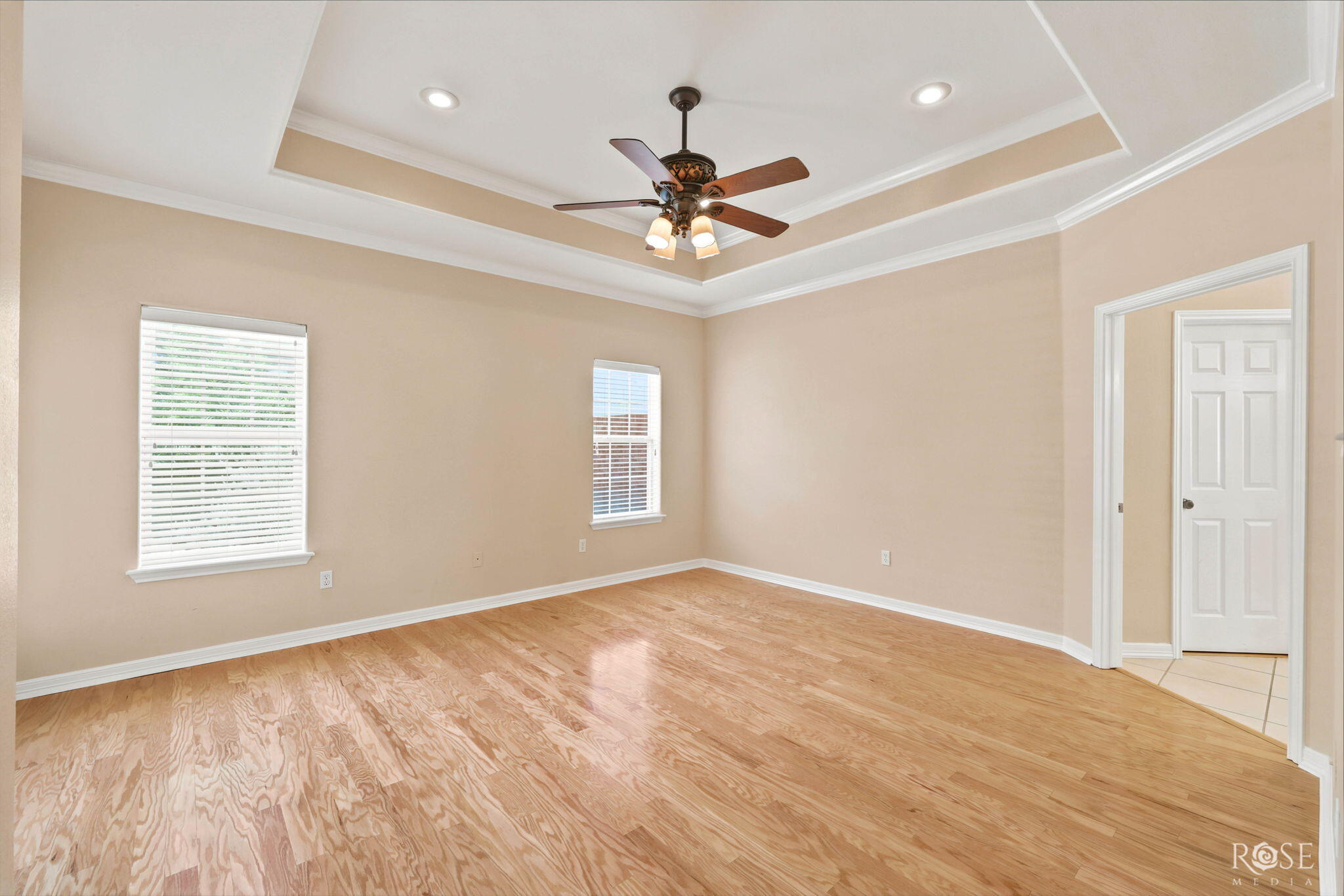 6030 Kingsbridge Drive Property Photo 20