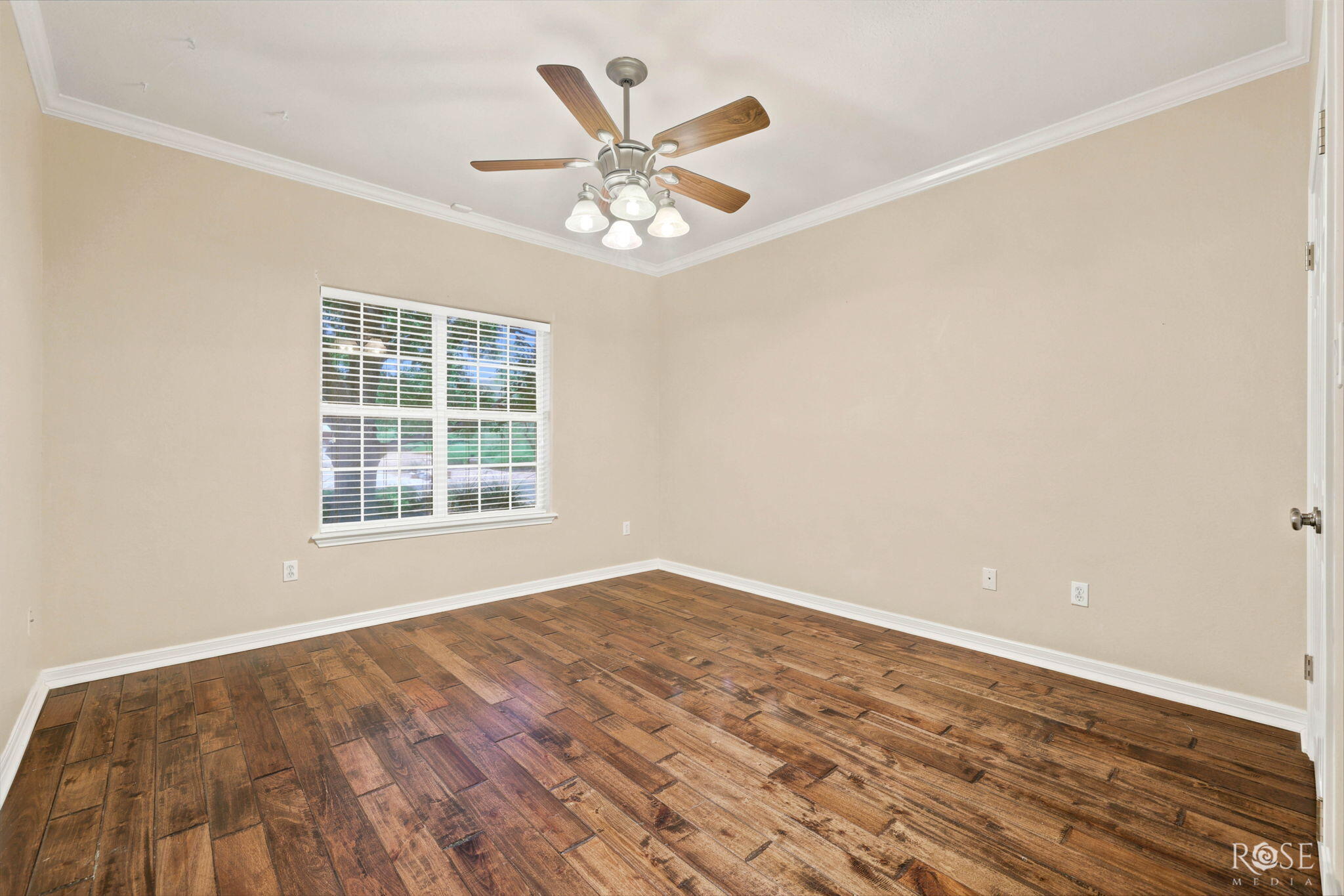 6030 Kingsbridge Drive Property Photo 27