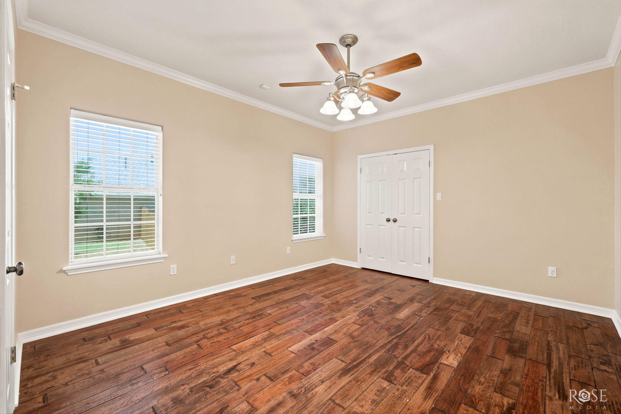 6030 Kingsbridge Drive Property Photo 29