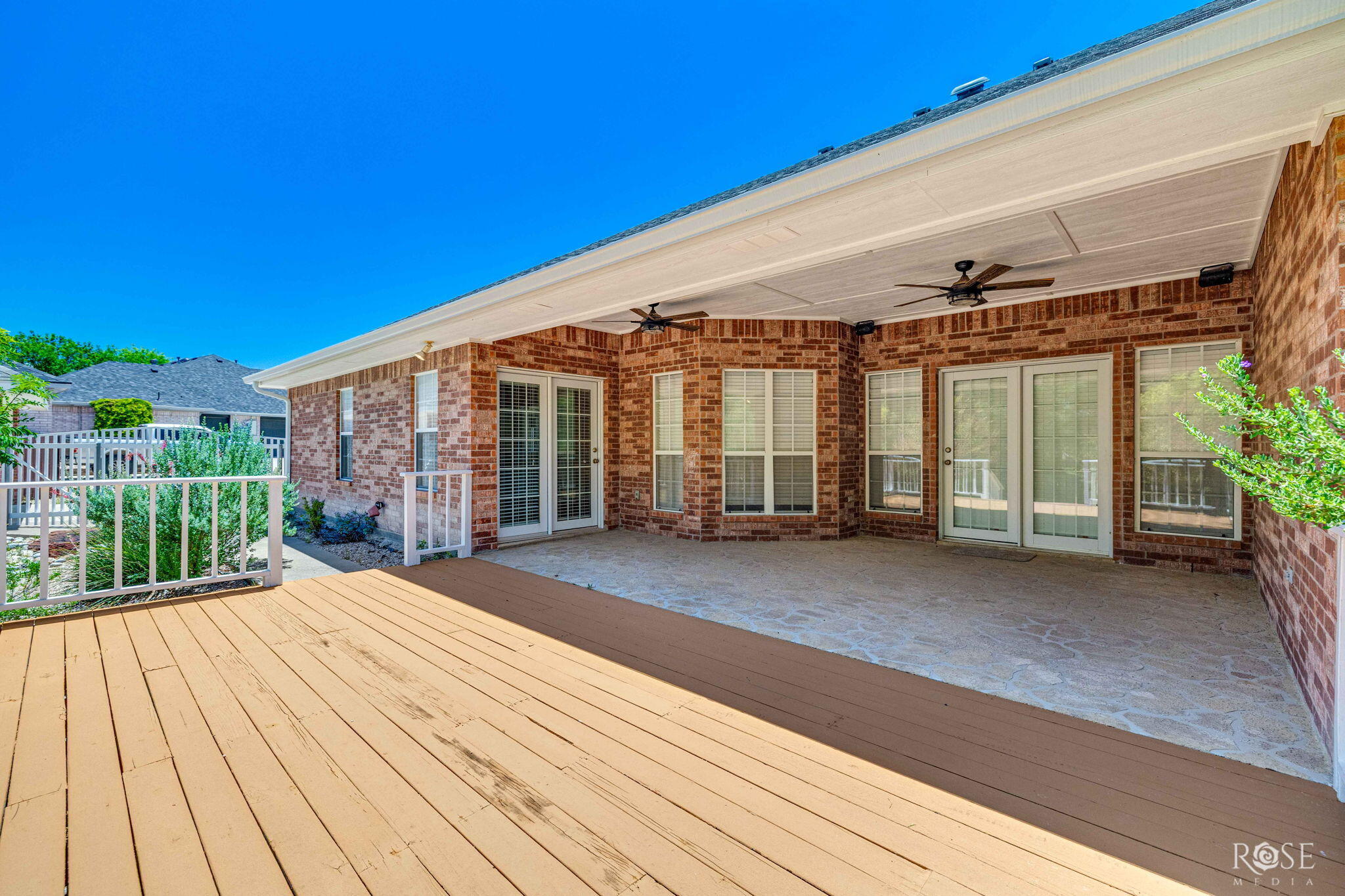 6030 Kingsbridge Drive Property Photo 33