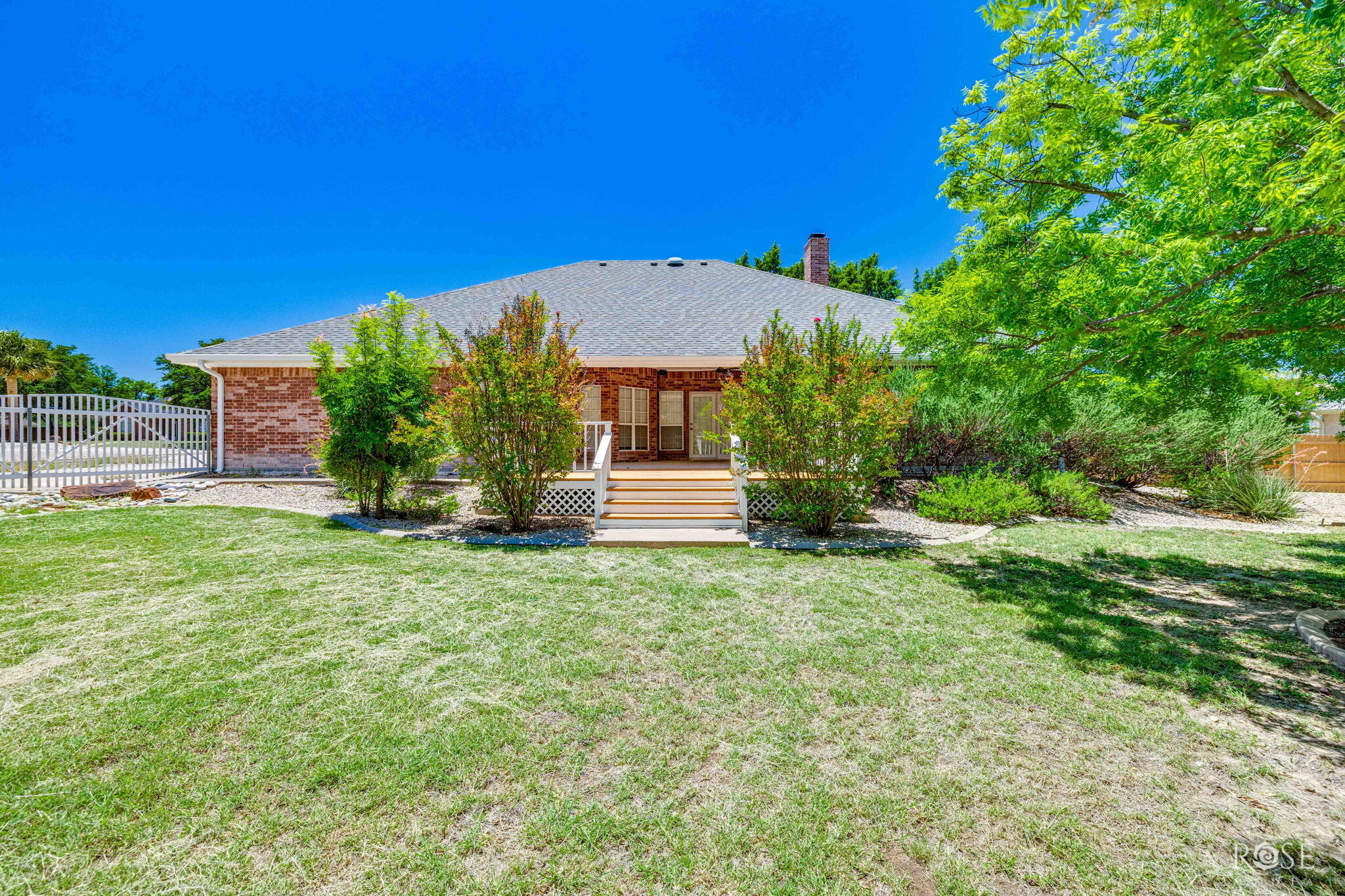 6030 Kingsbridge Drive Property Photo 35