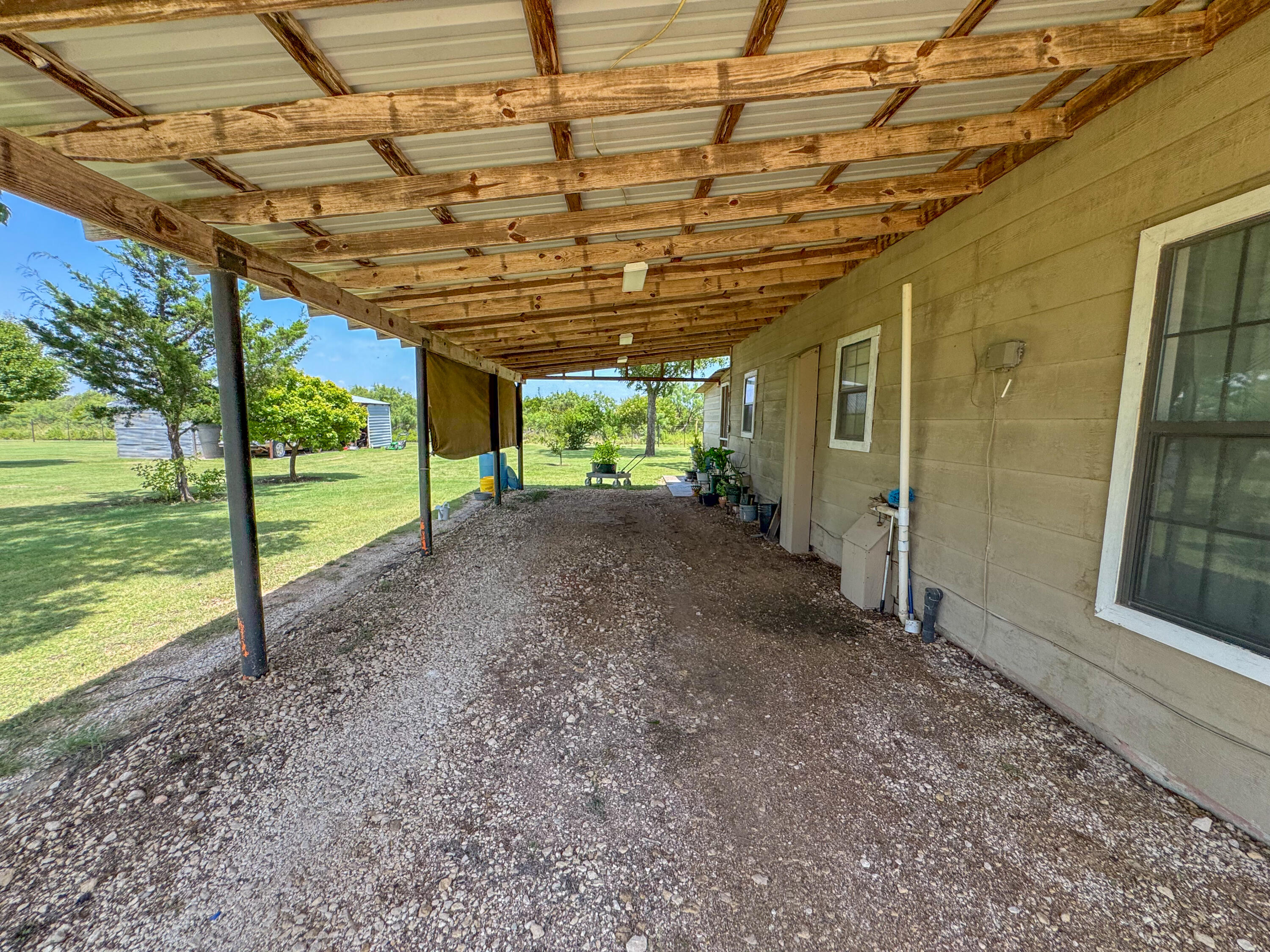 604 Hall Street Property Photo 8
