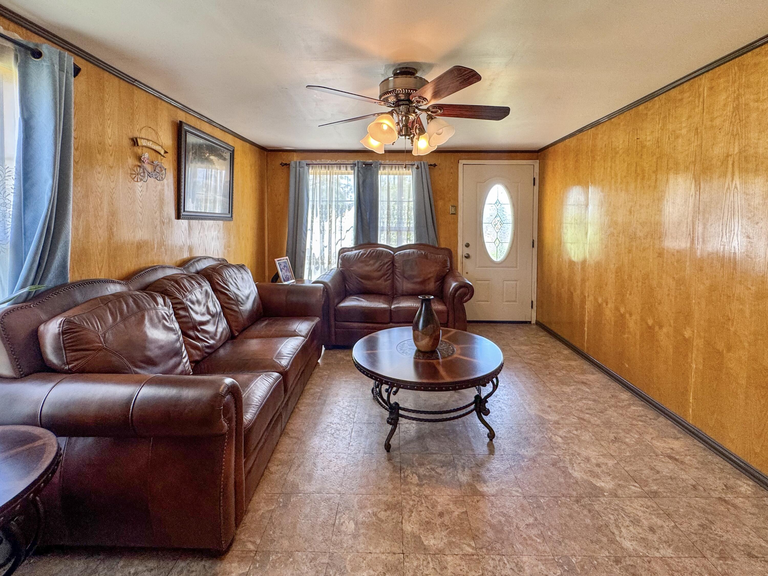 604 Hall Street Property Photo 14