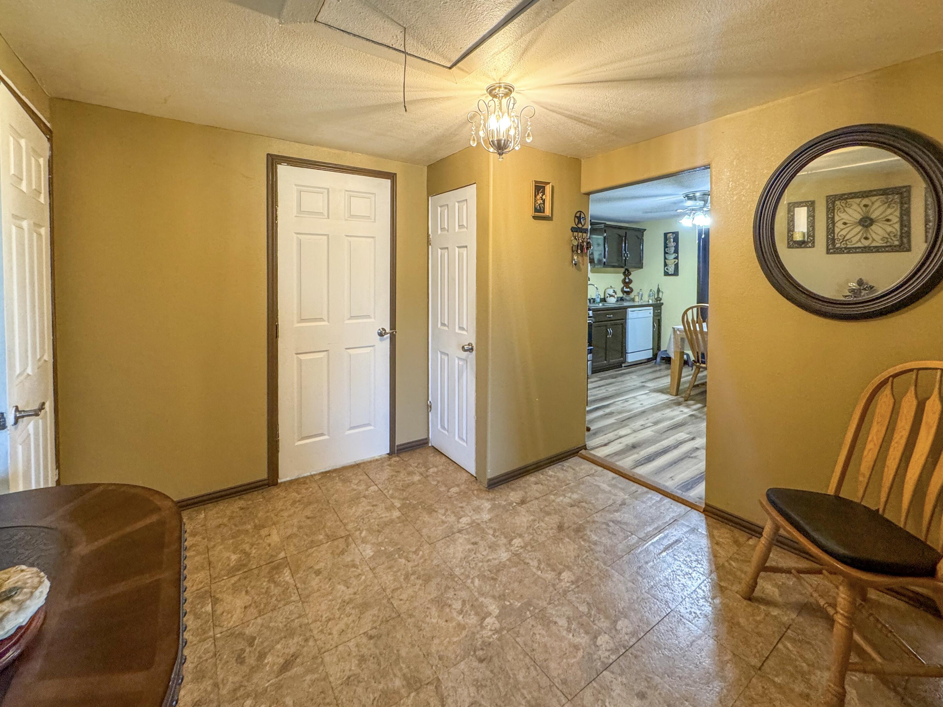 604 Hall Street Property Photo 17