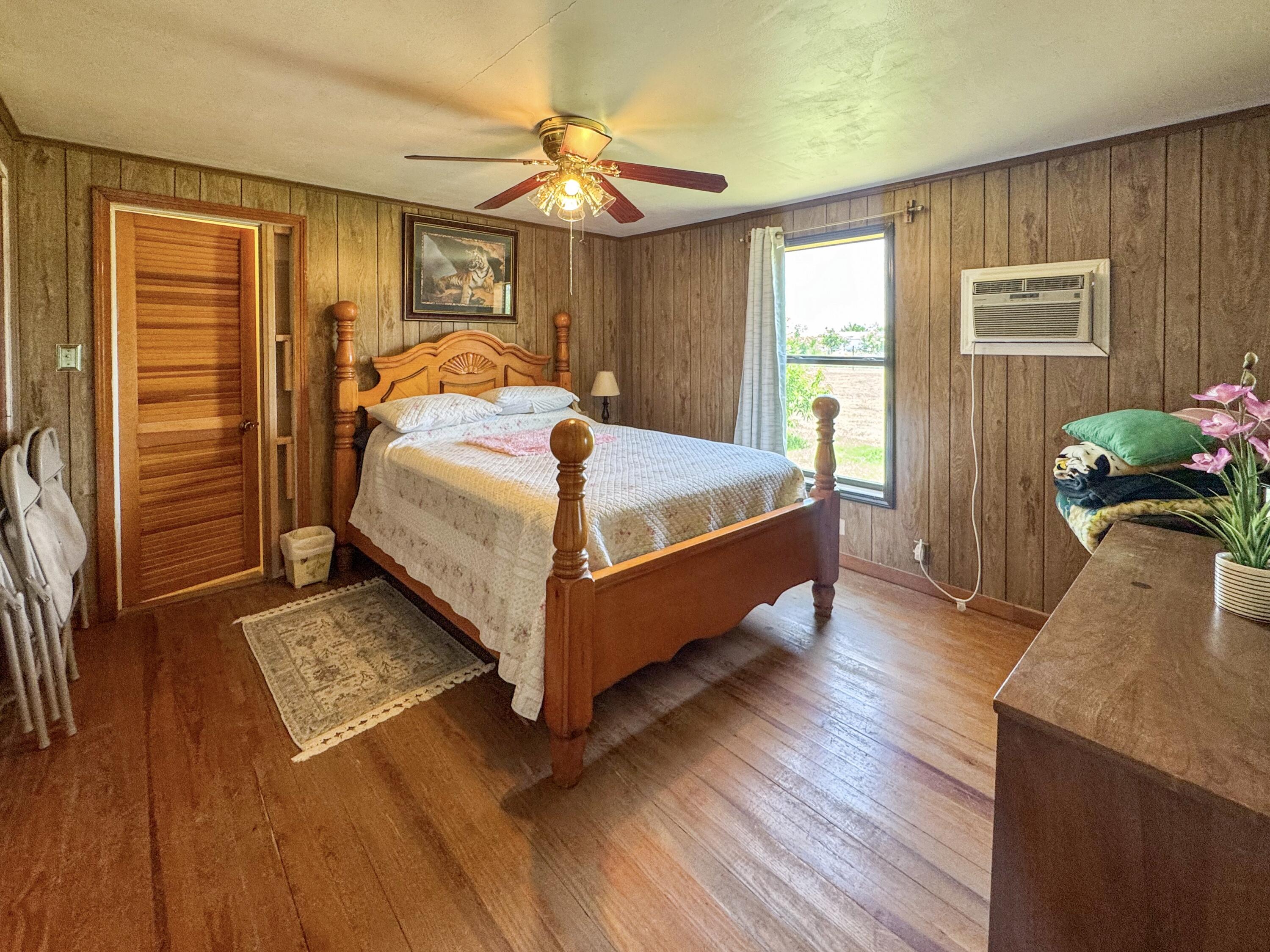 604 Hall Street Property Photo 19