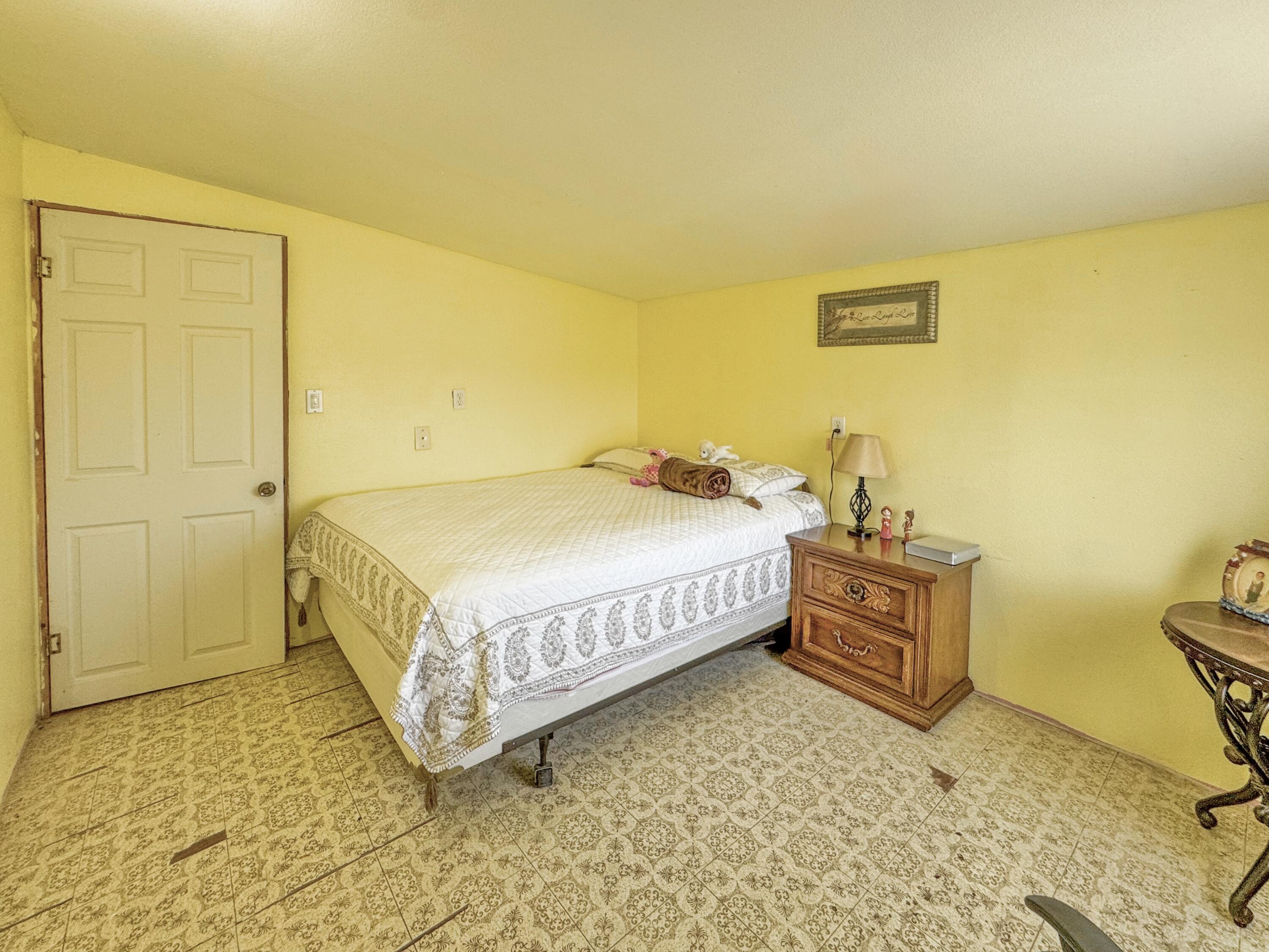 604 Hall Street Property Photo 25