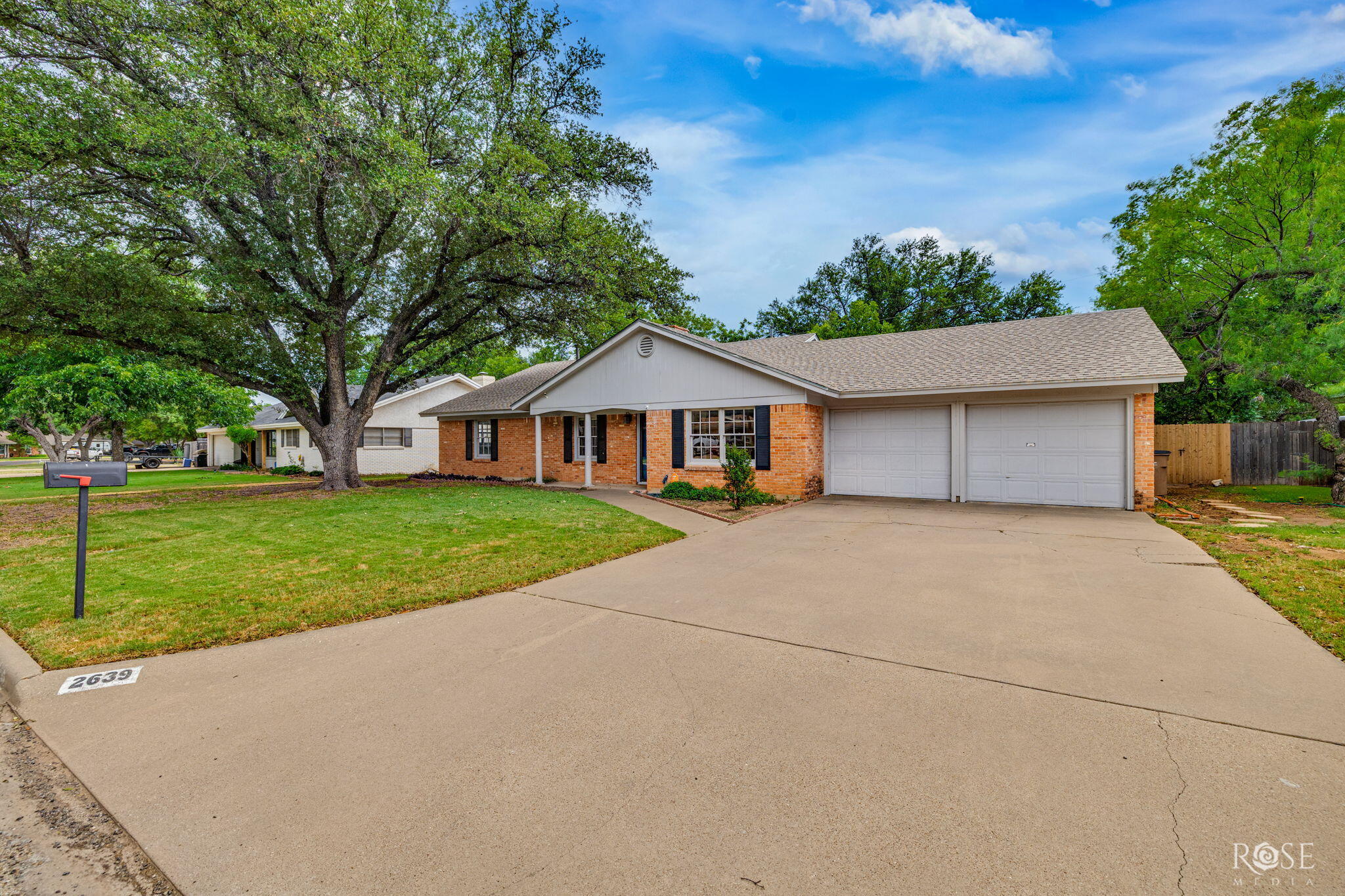 2639 Hemlock Drive Property Photo 2