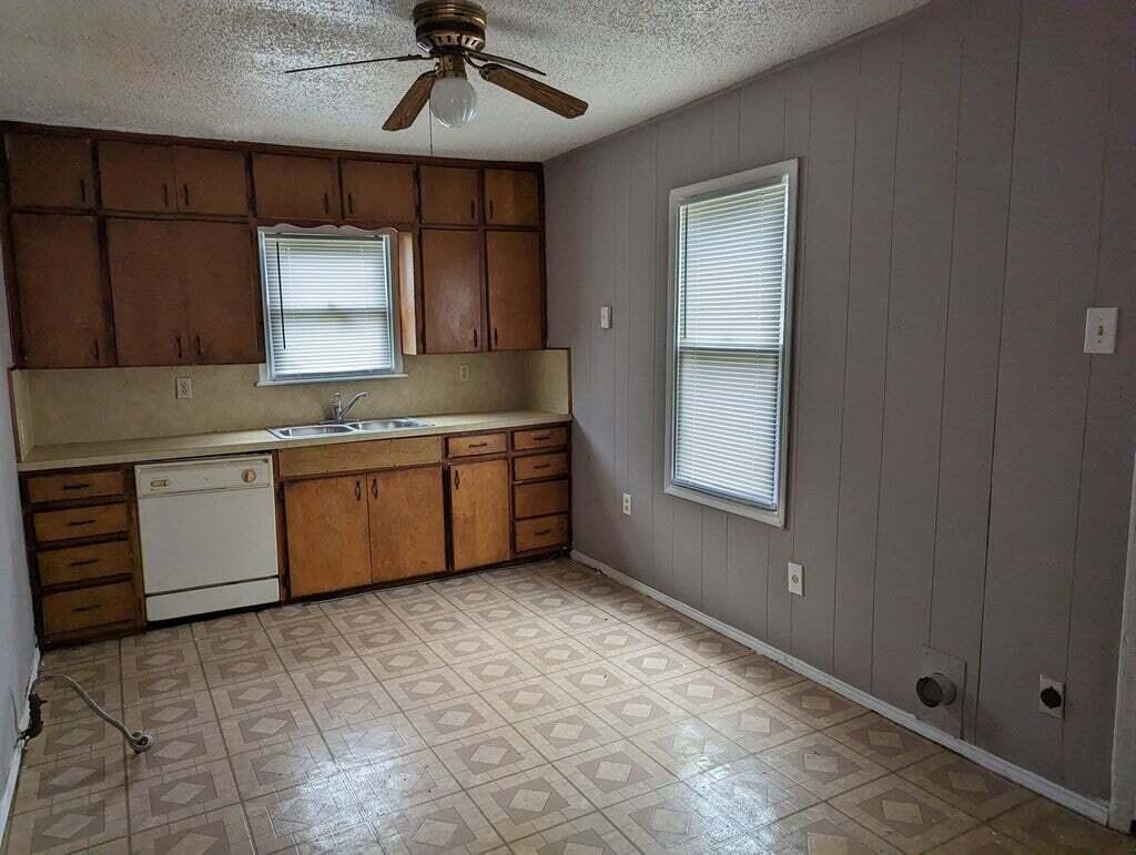 209 S Garrett Street Property Photo 8