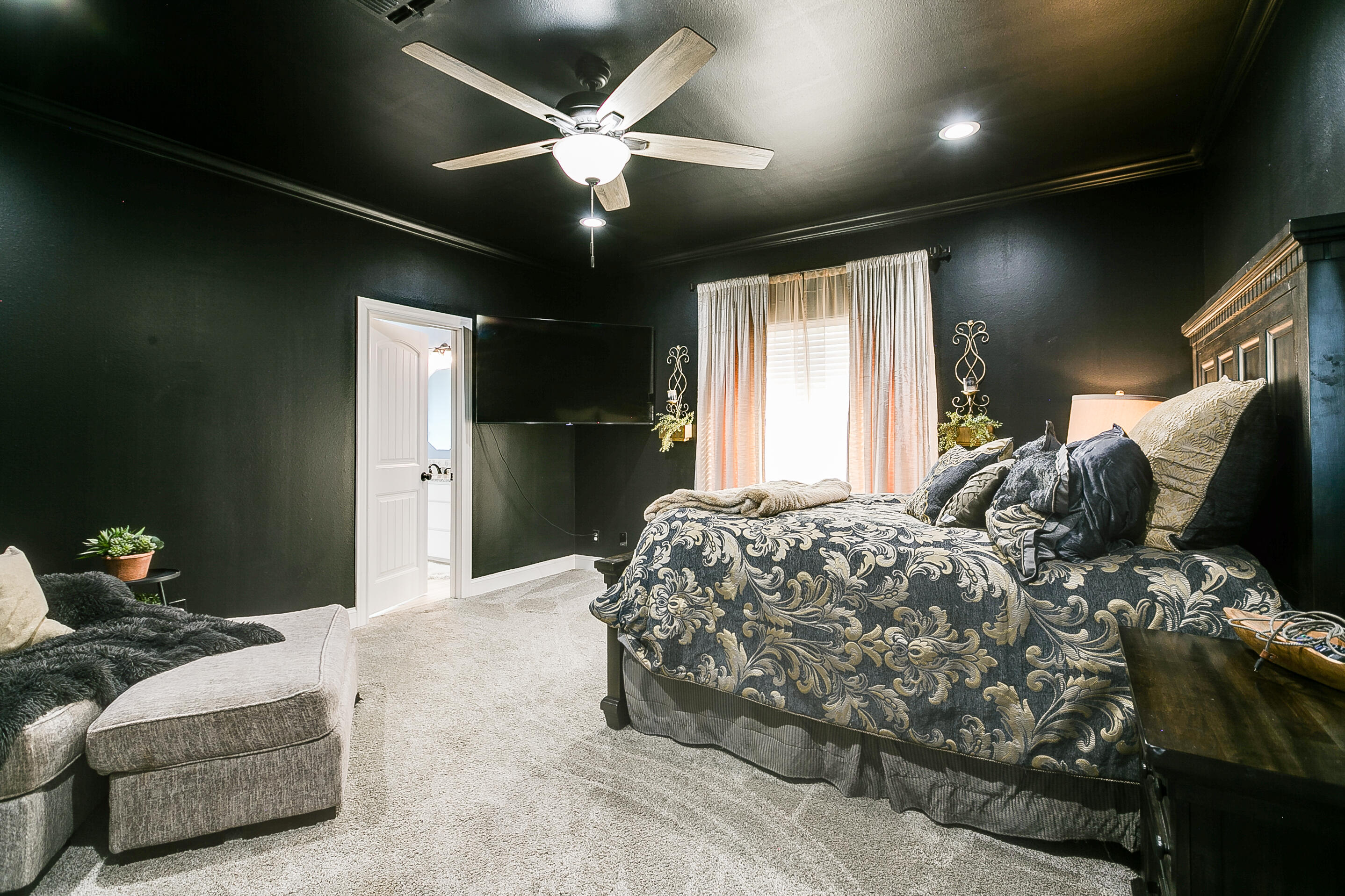 16942 Riata Lane Property Photo 11