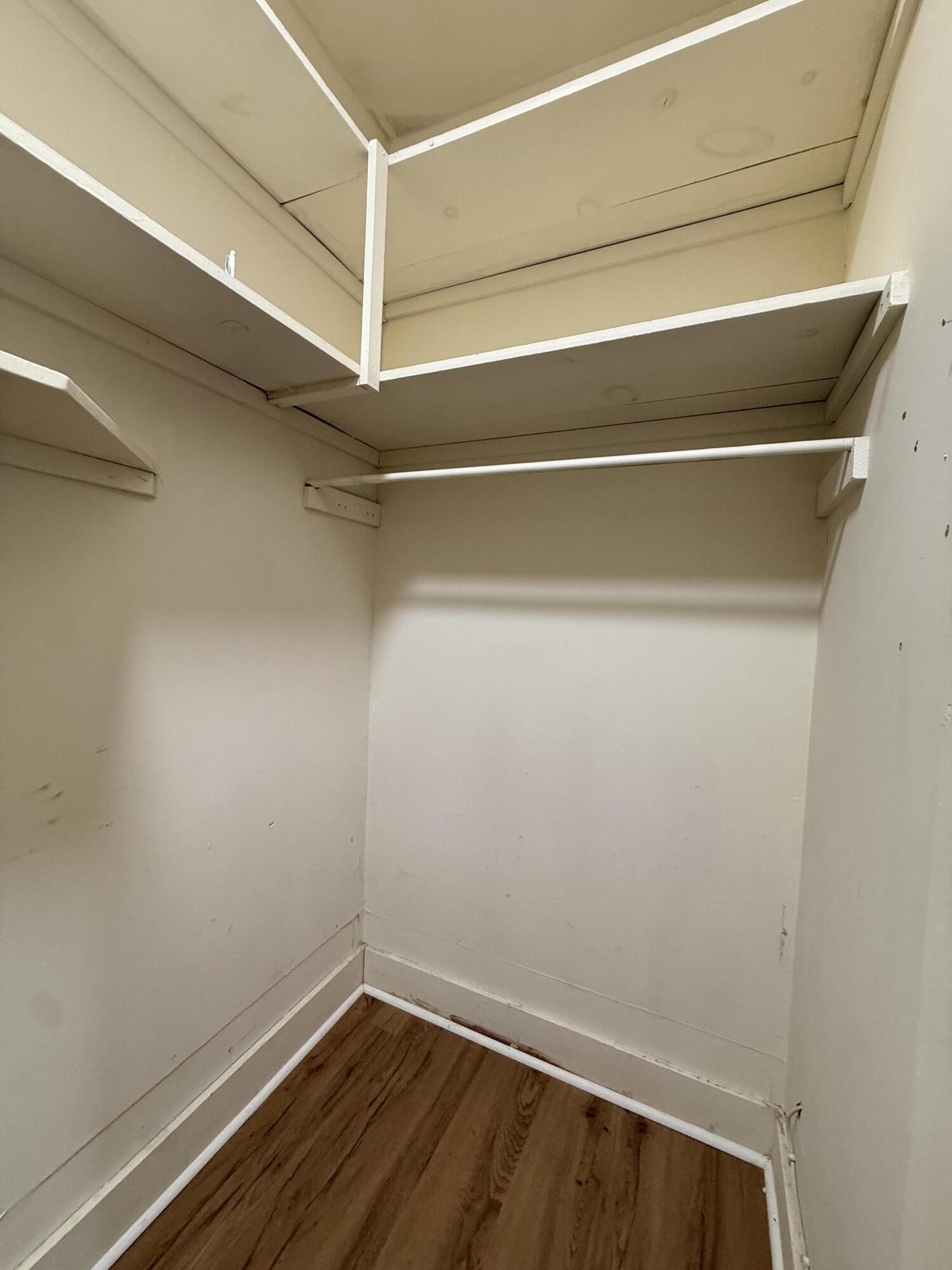 420 E 10th Street Property Photo 7