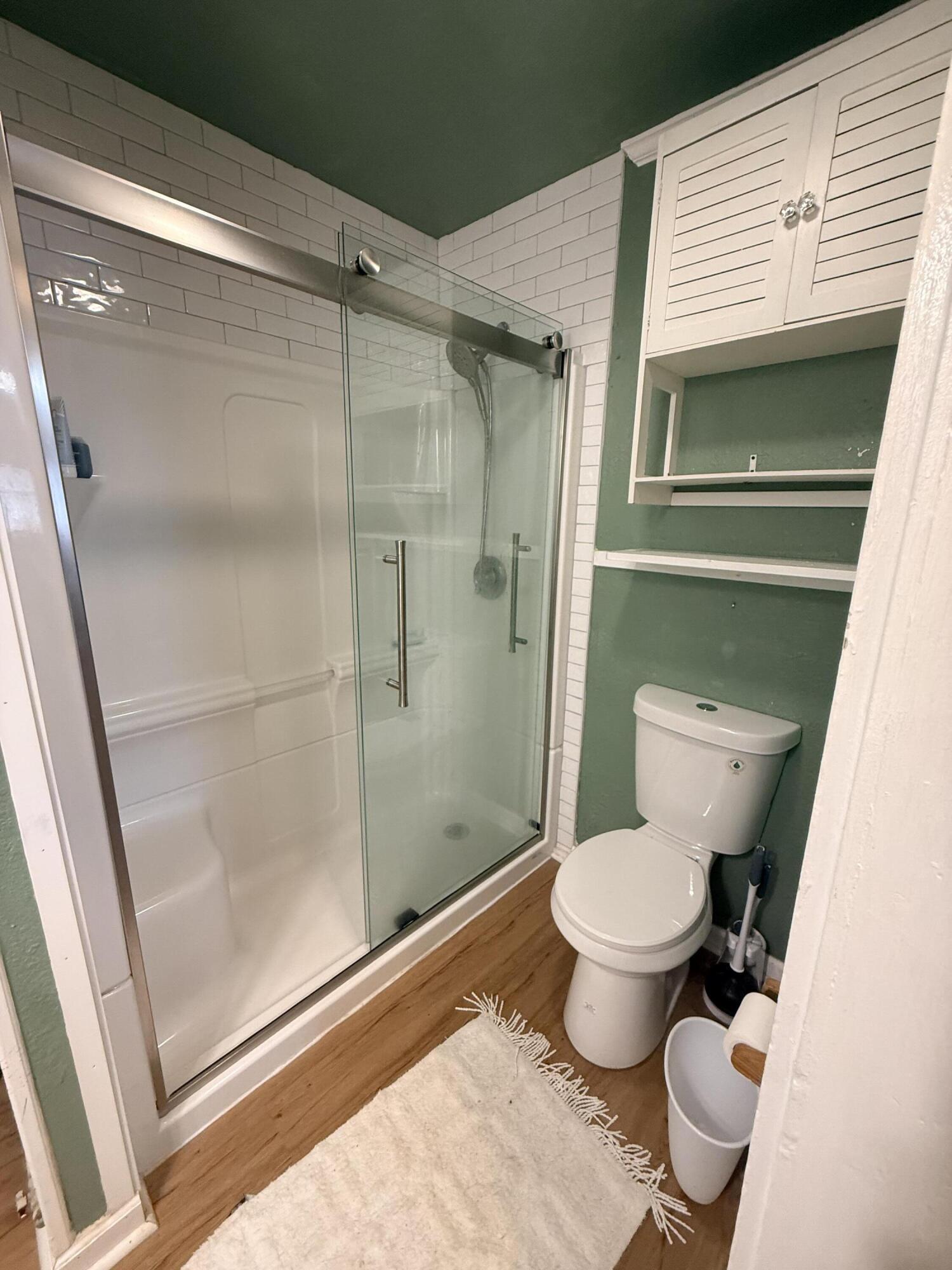 420 E 10th Street Property Photo 14