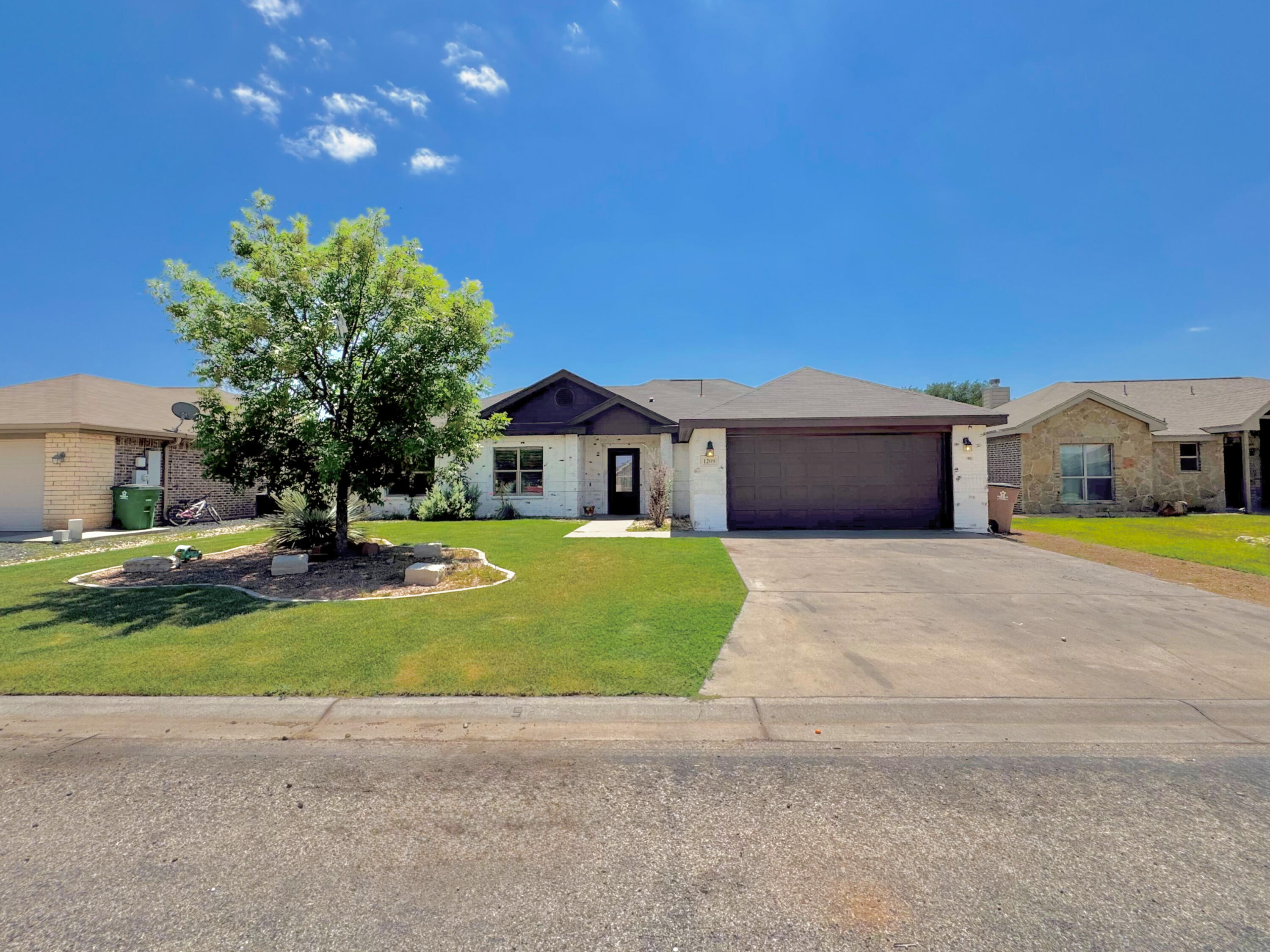 1209 Daniel Street Property Photo 4