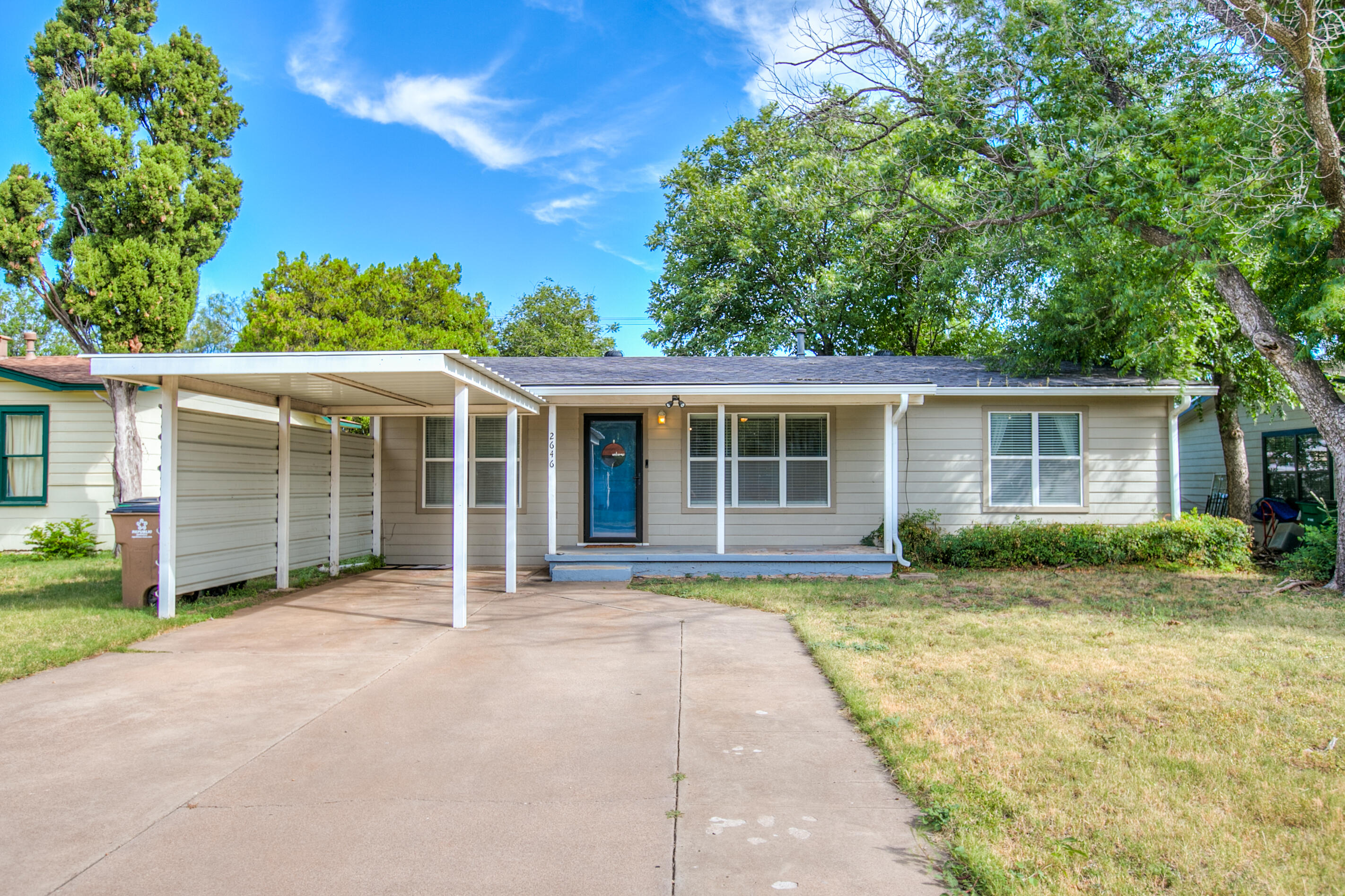2646 W Harris Avenue Property Photo 1