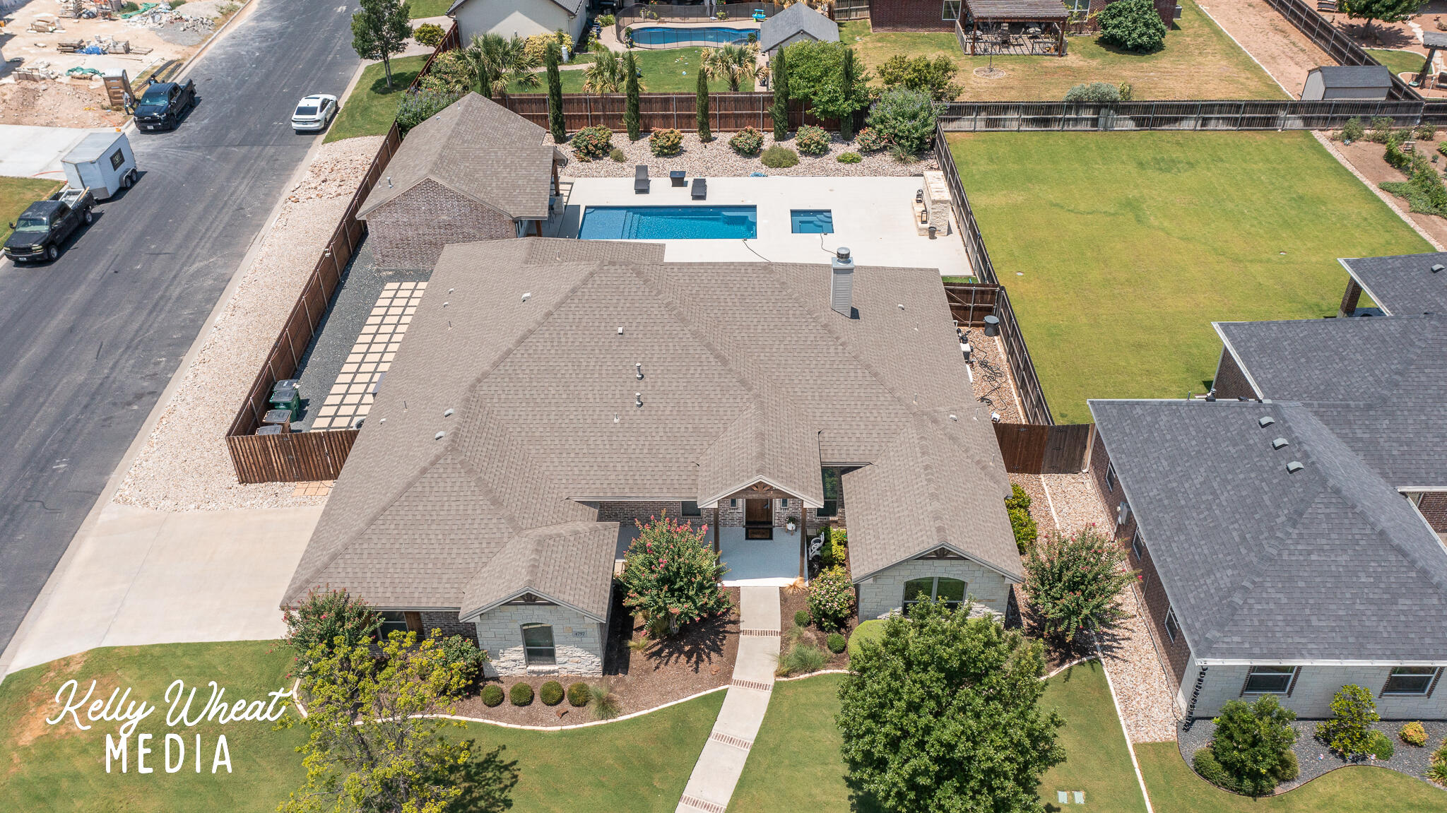 4757 Shadow Creek Drive Property Photo 3