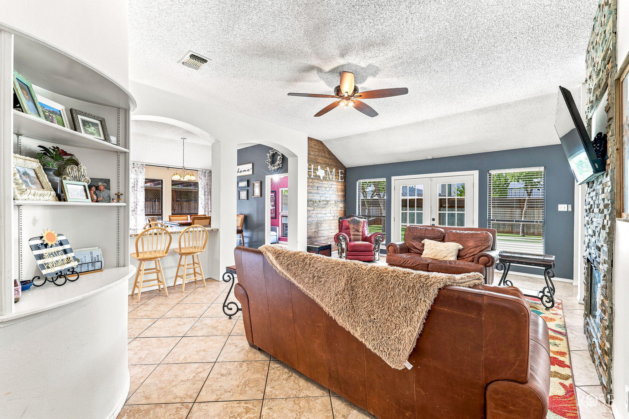 5818 Whitecastle Lane Property Photo 4