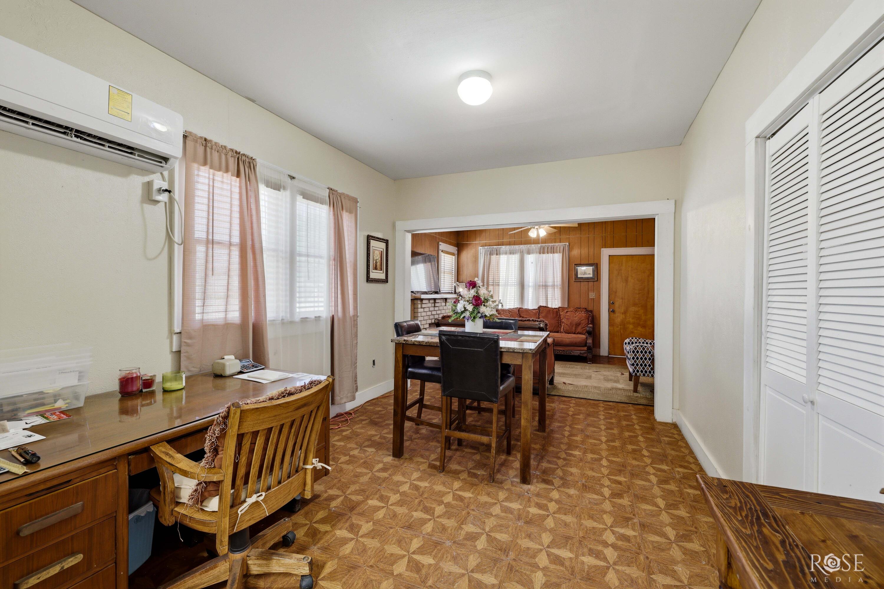 306 Ave E Property Photo 13