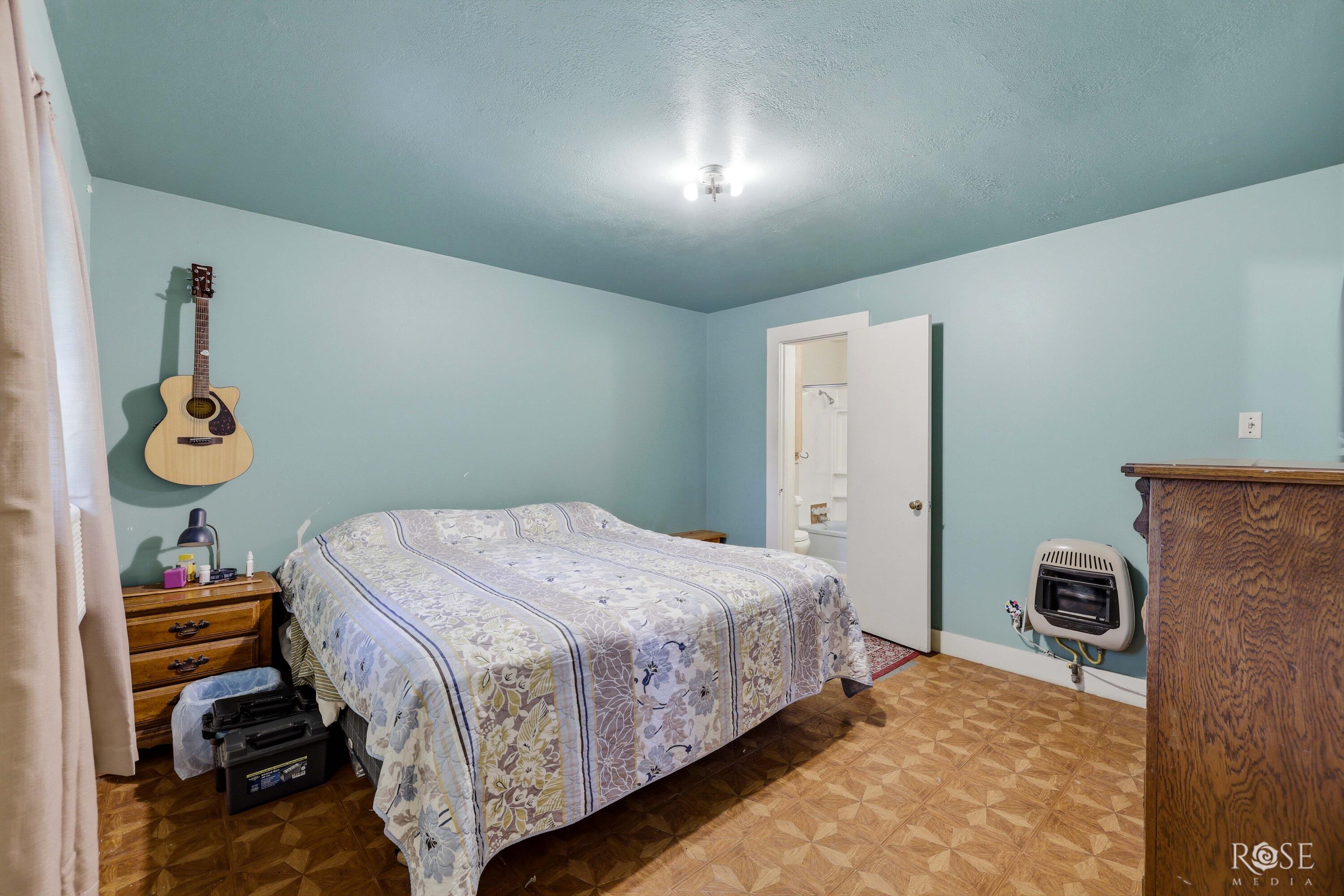 306 Ave E Property Photo 18