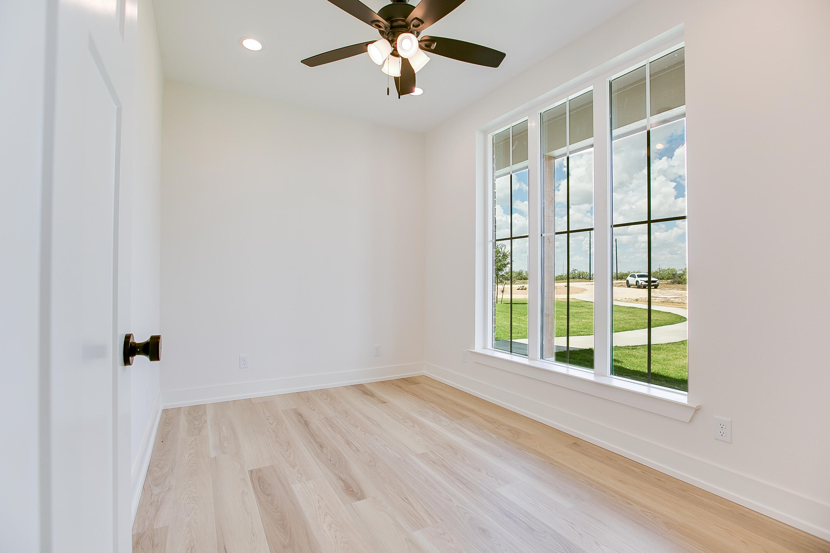 6858 Eugene Trail Property Photo 42