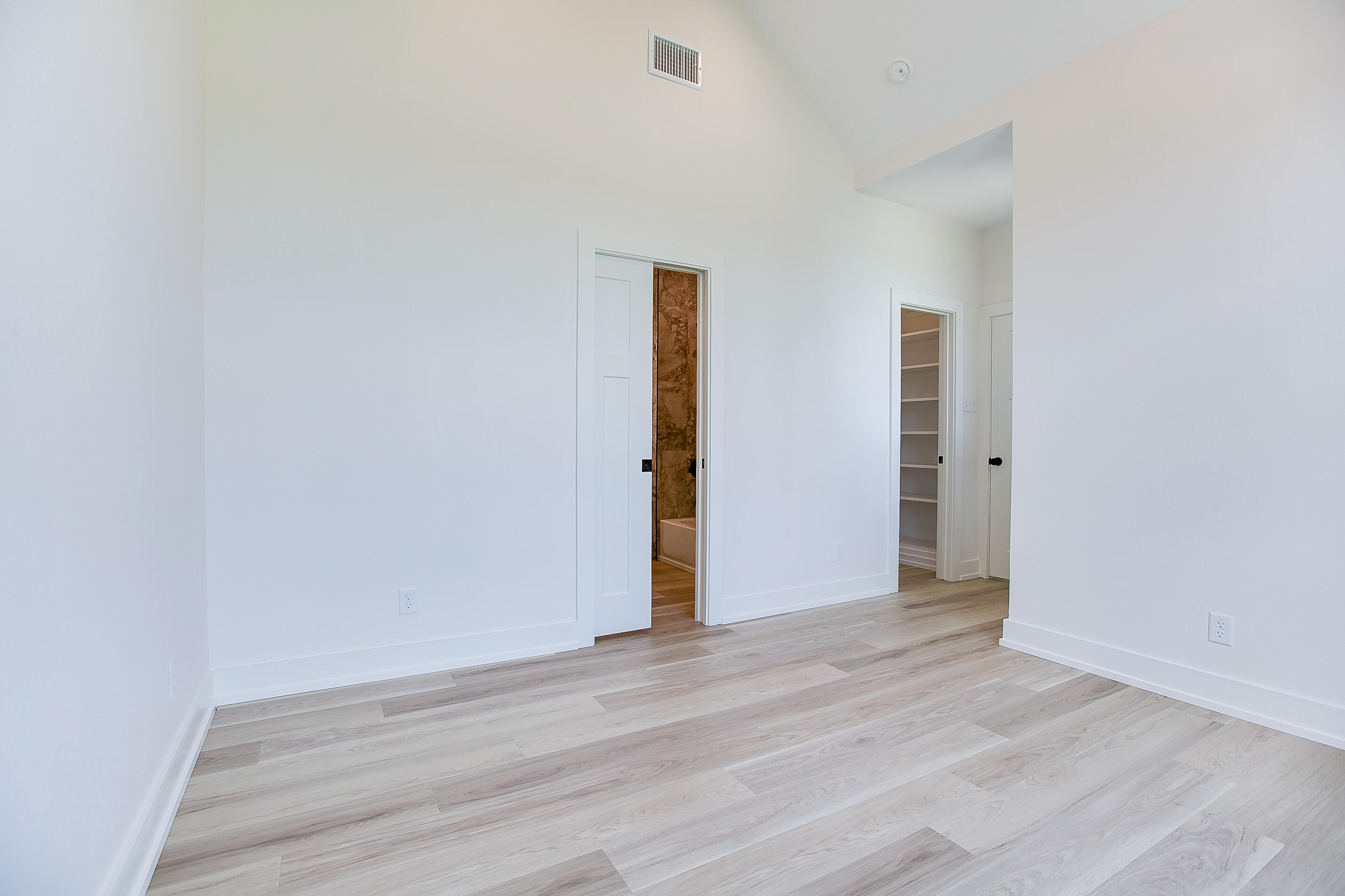 6858 Eugene Trail Property Photo 44