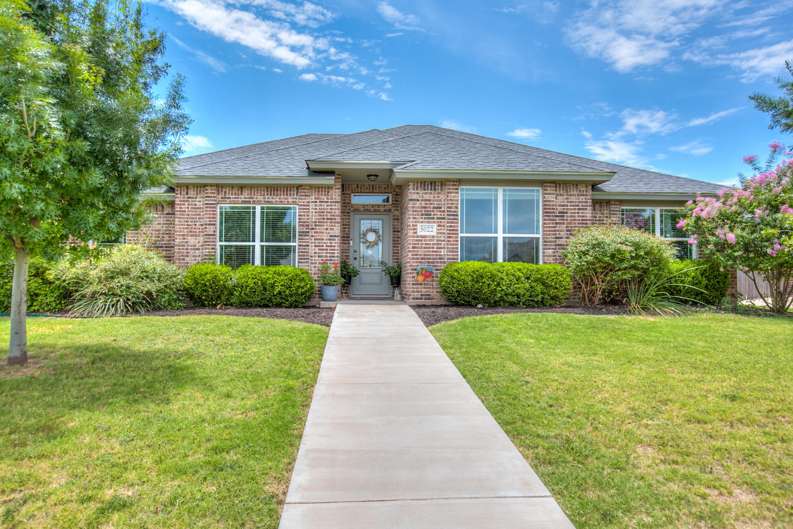 5022 Red Oak Lane Property Photo 3