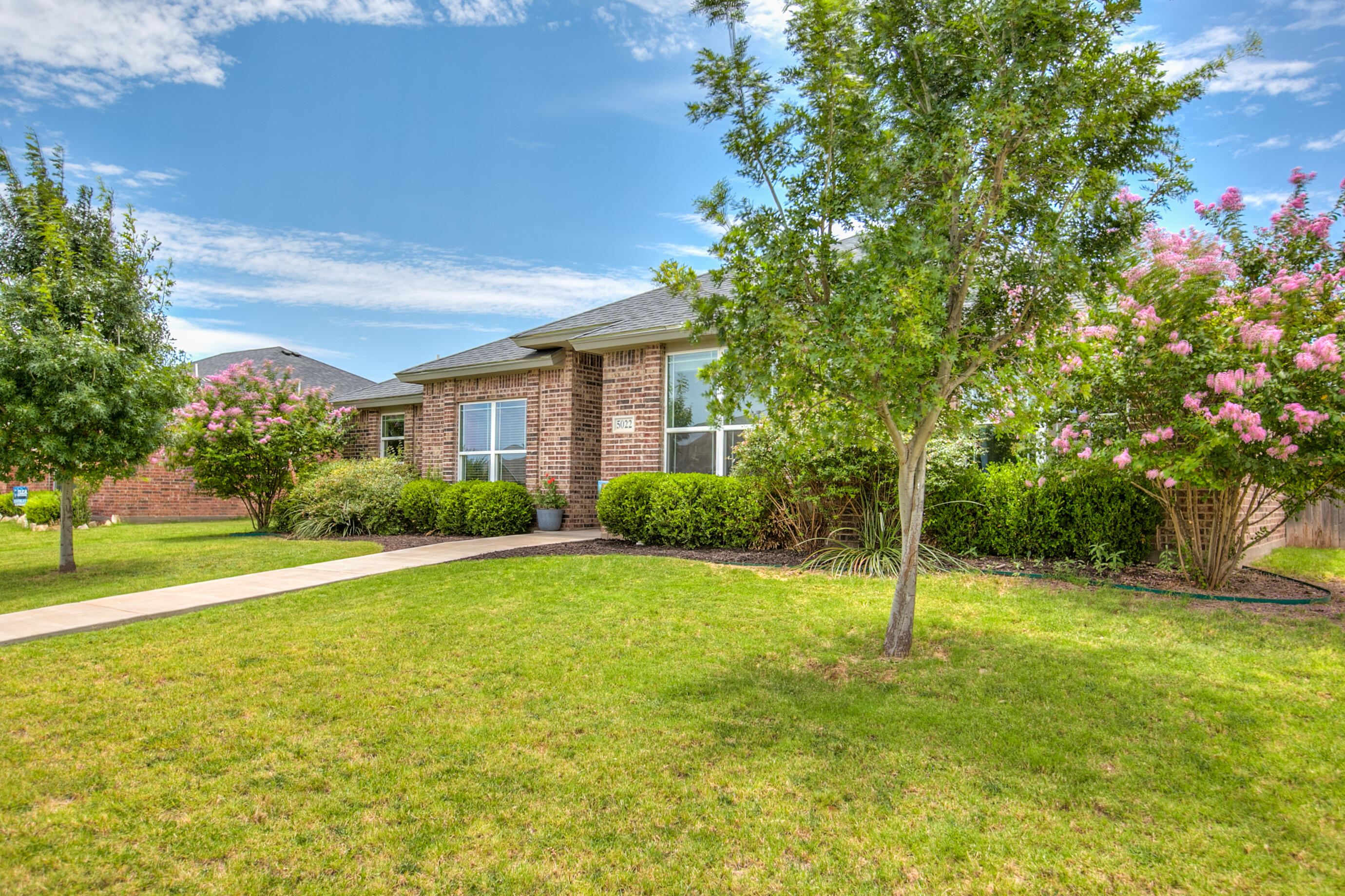 5022 Red Oak Lane Property Photo 4