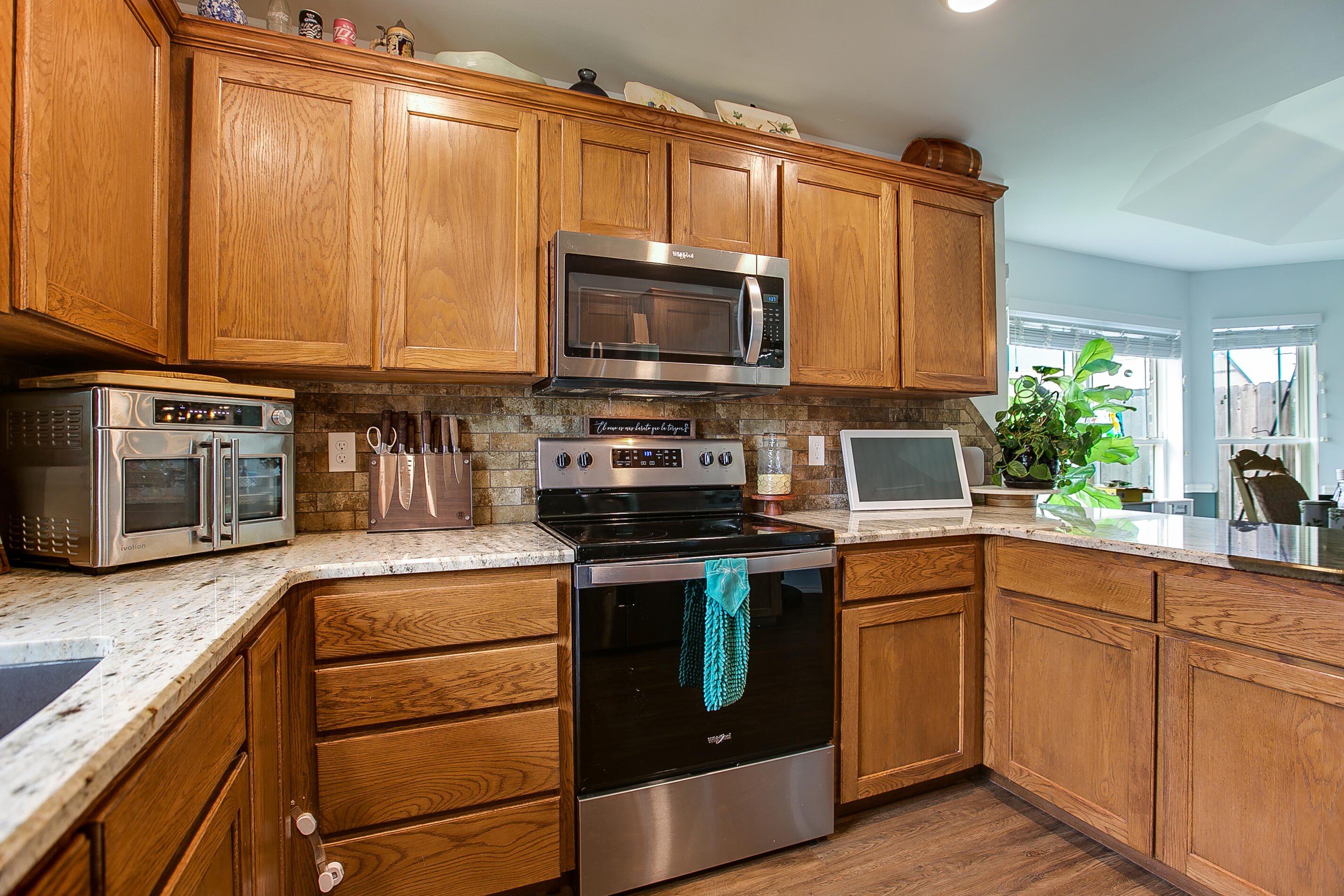 5022 Red Oak Lane Property Photo 12