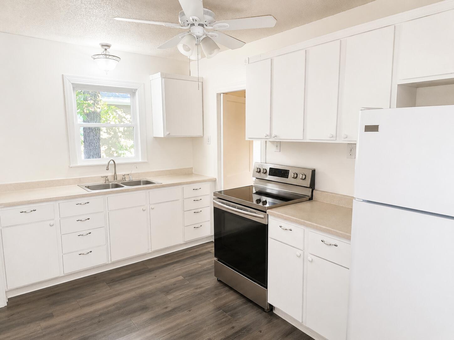 1817 W Avenue J Property Photo 3