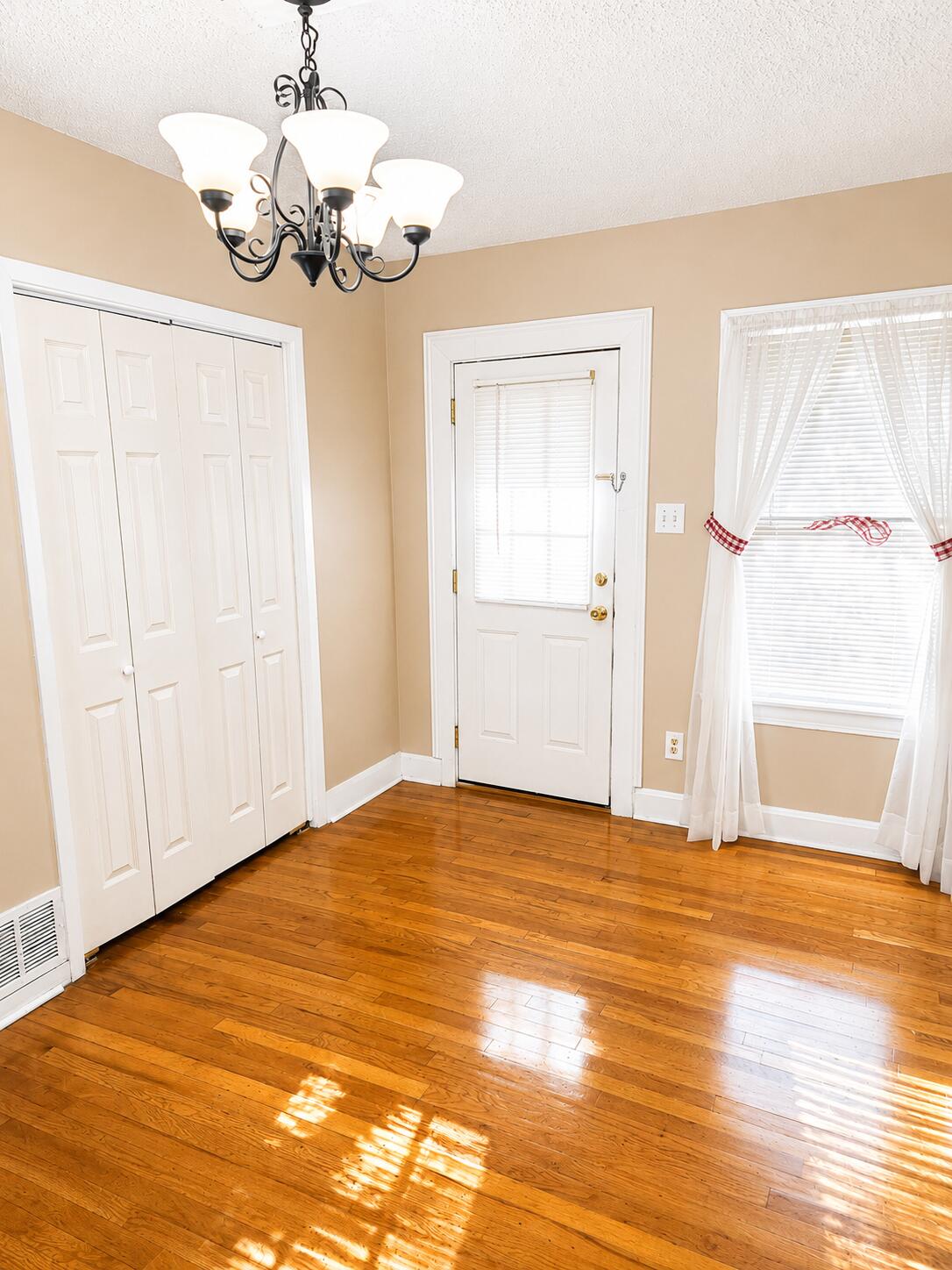 1817 W Avenue J Property Photo 9
