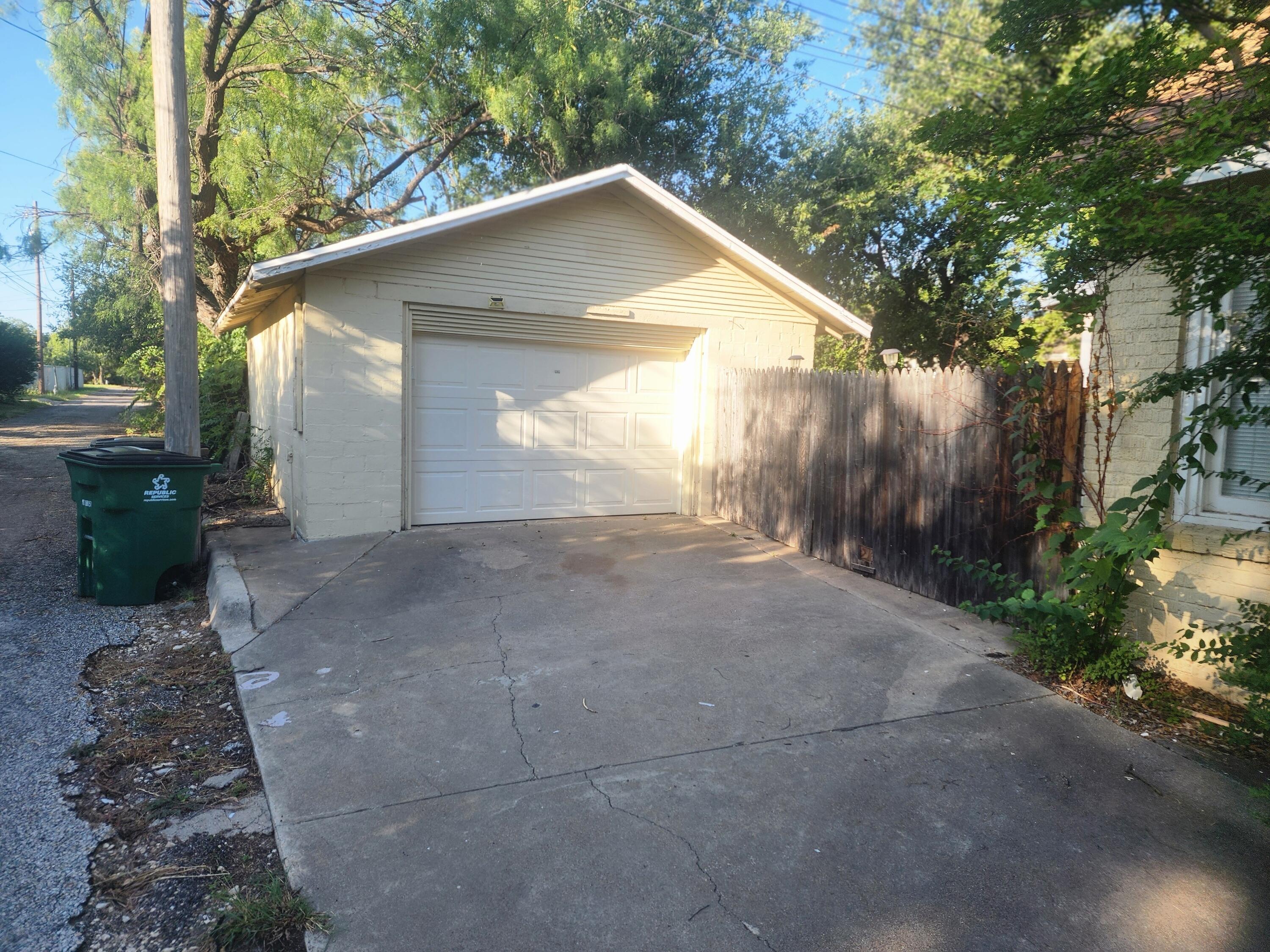 1817 W Avenue J Property Photo 15