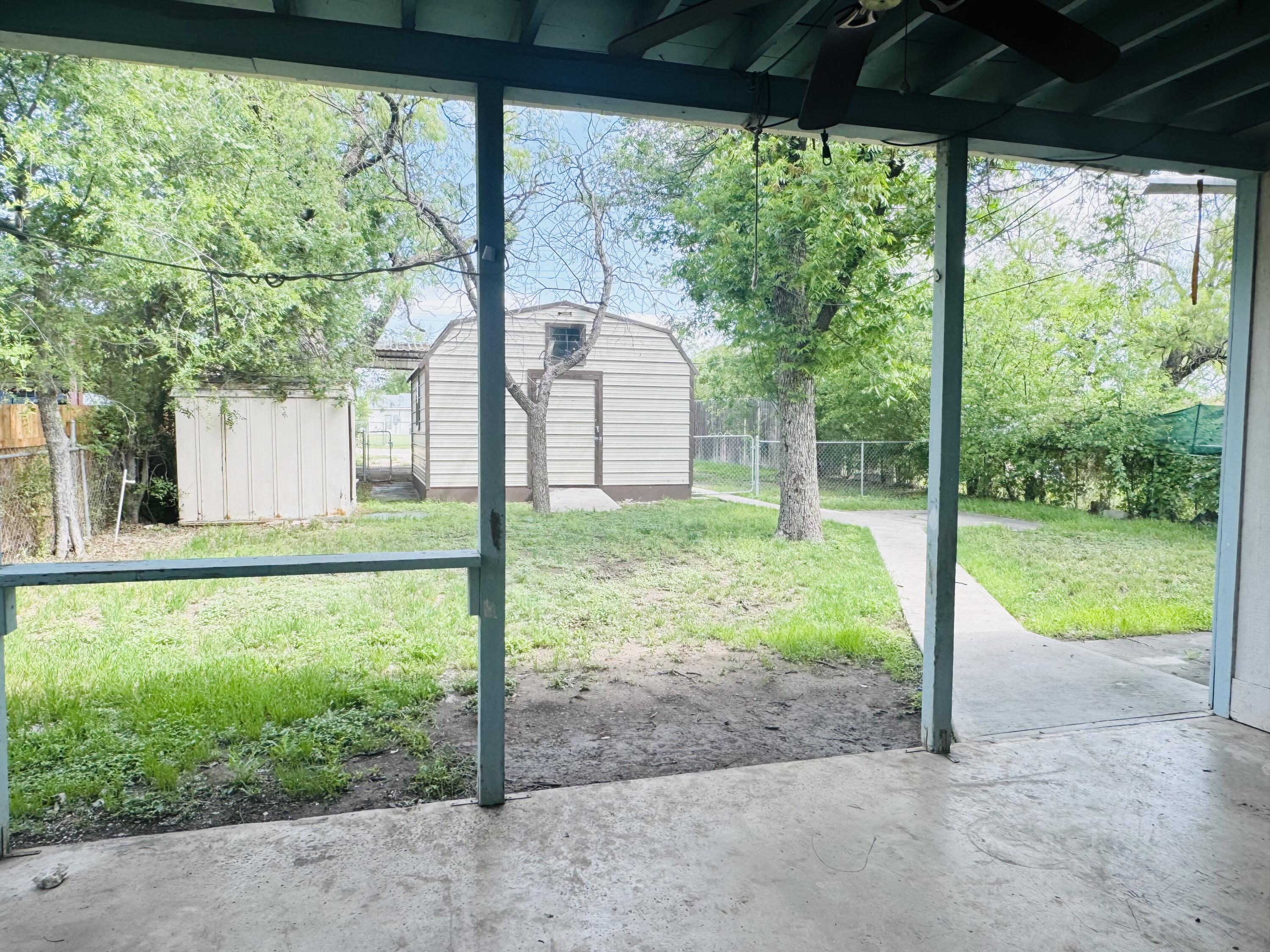 1510 E Harris Avenue Property Photo 6