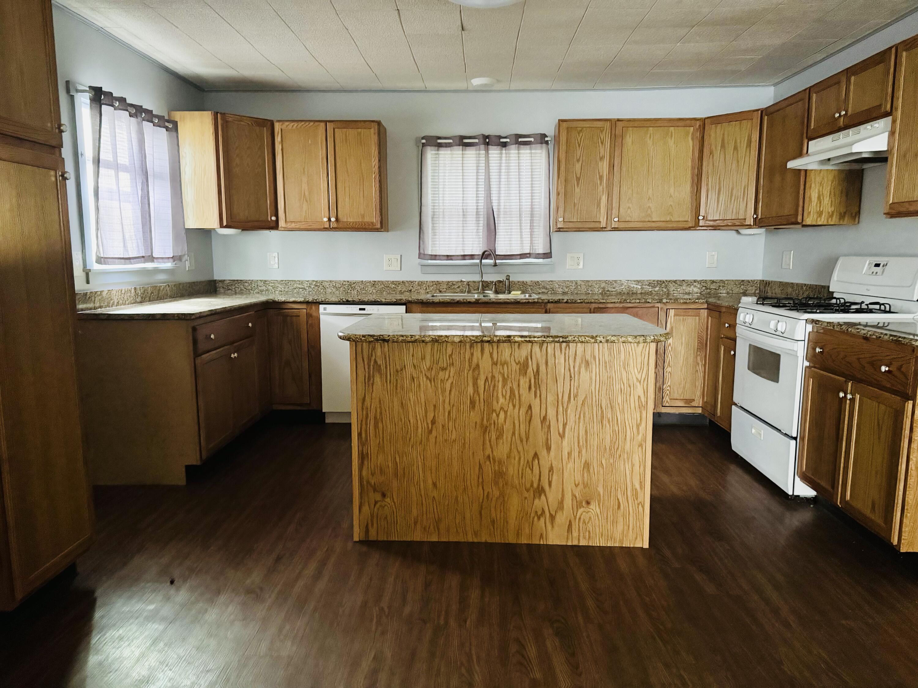 1510 E Harris Avenue Property Photo 18