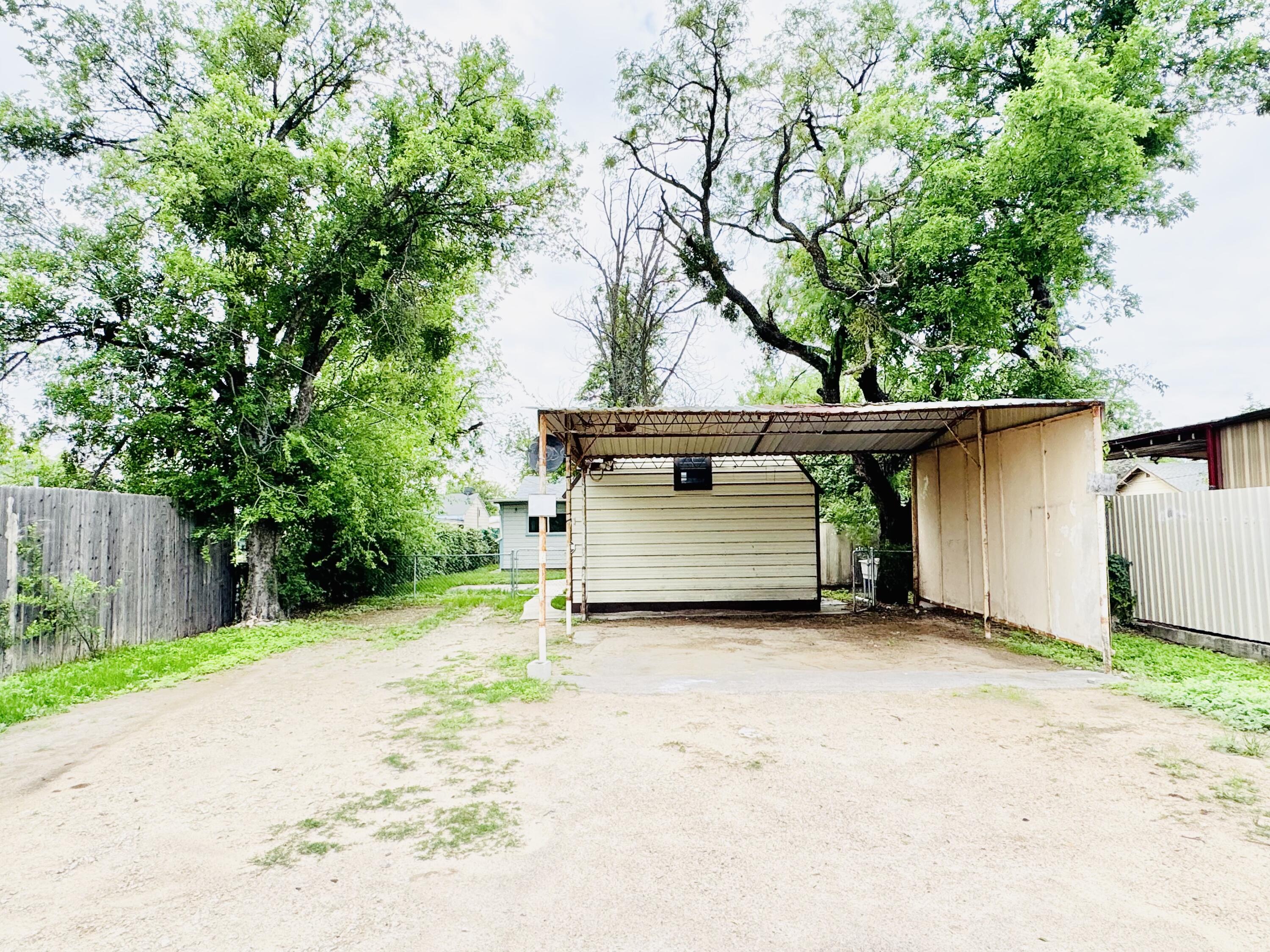 1510 E Harris Avenue Property Photo 31