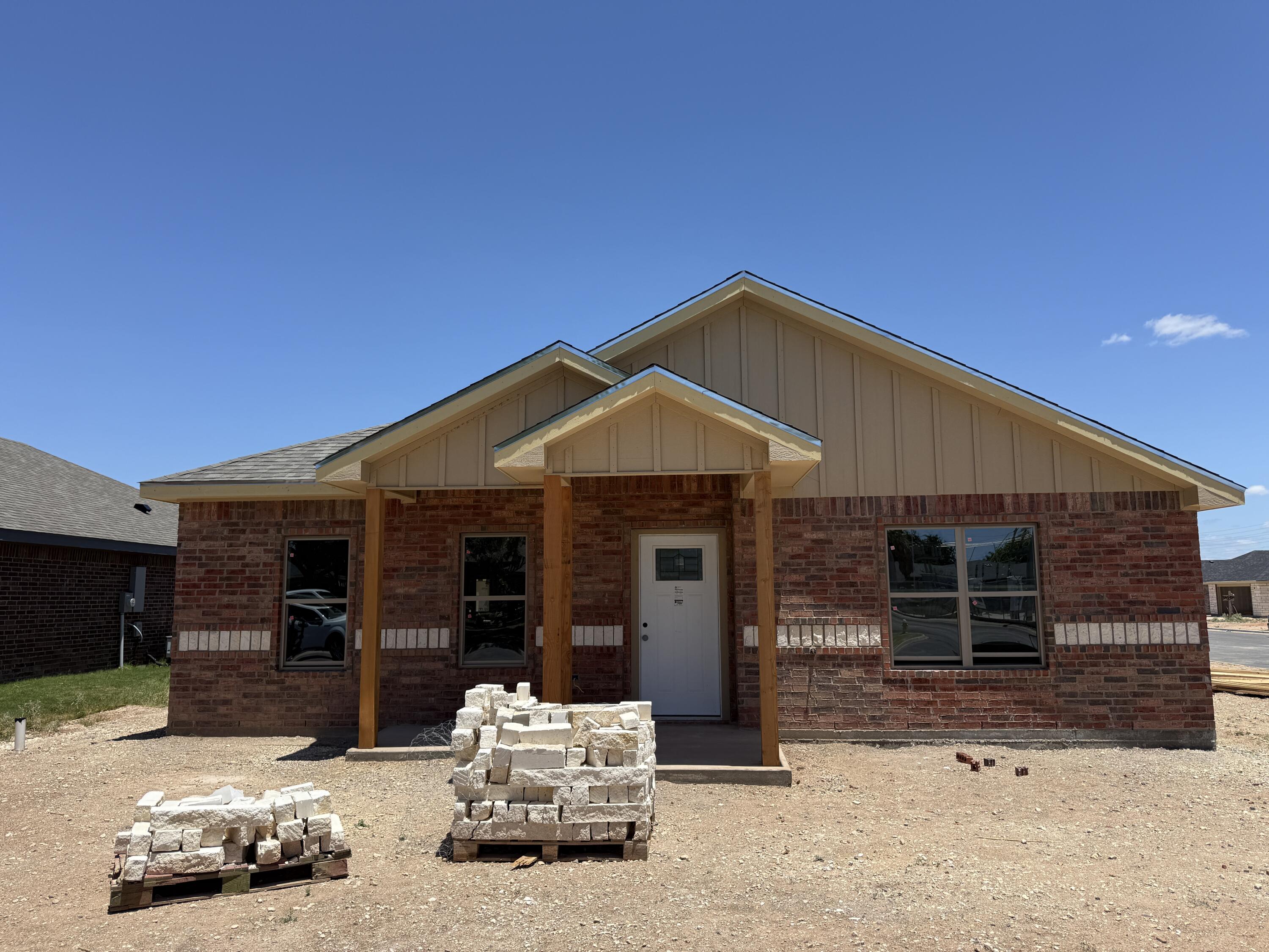 6118 Stone Canyon Trail Property Photo 1