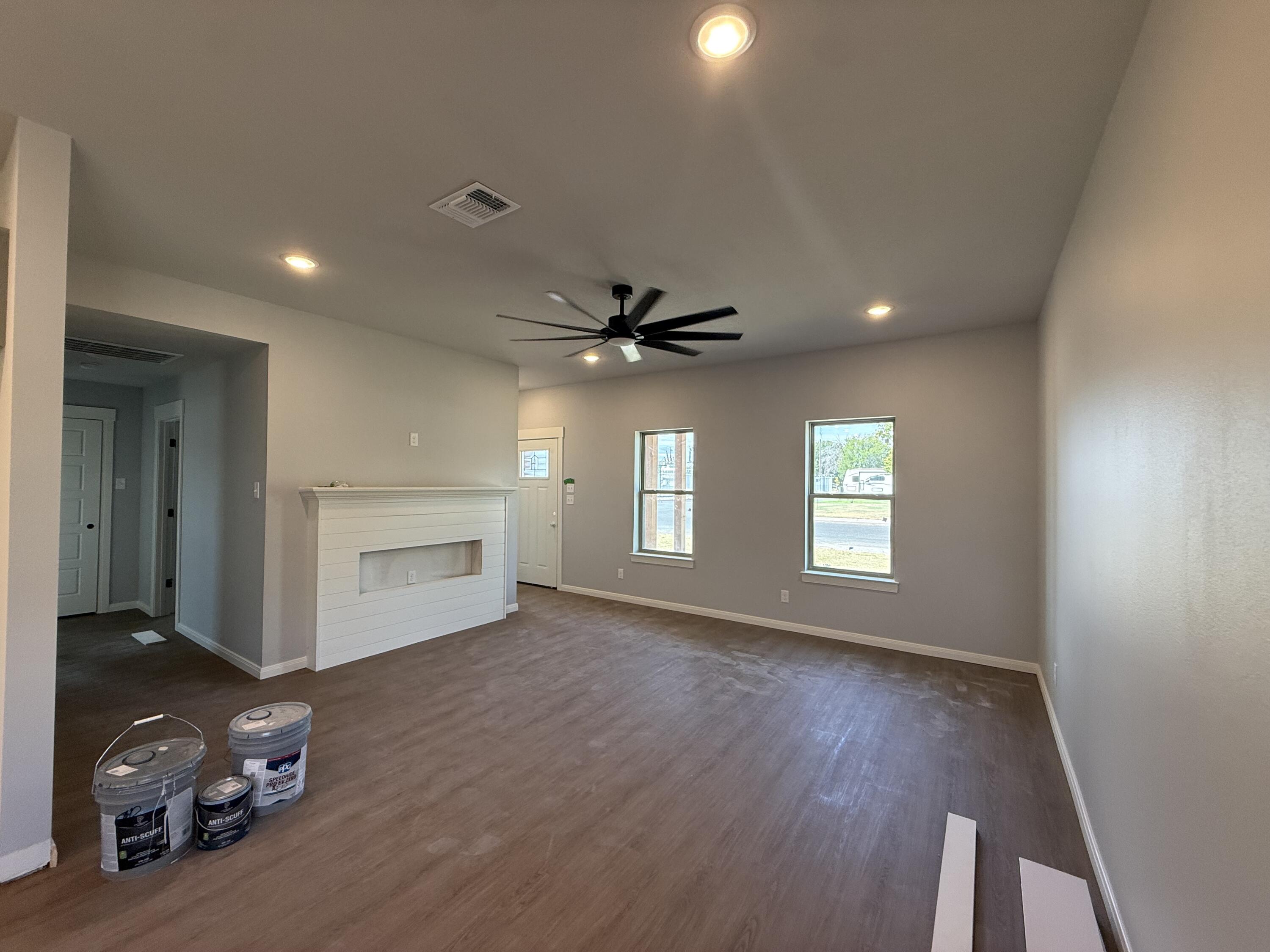 6118 Stone Canyon Trail Property Photo 3