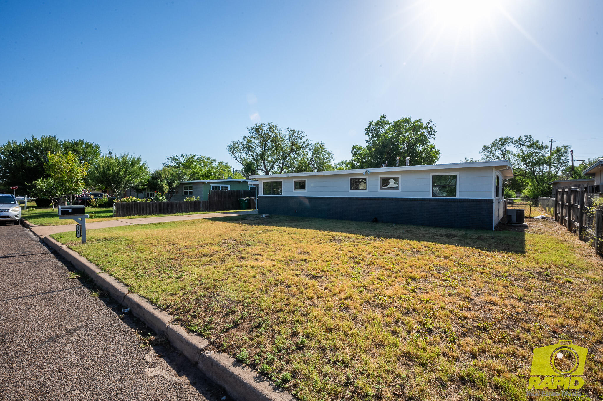 1104 Clairmont Street Property Photo 4