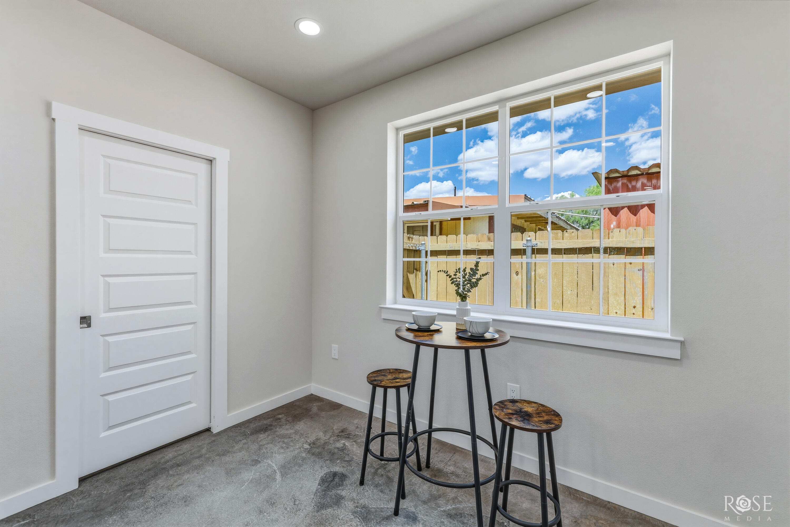 633 W Avenue Z Property Photo 17