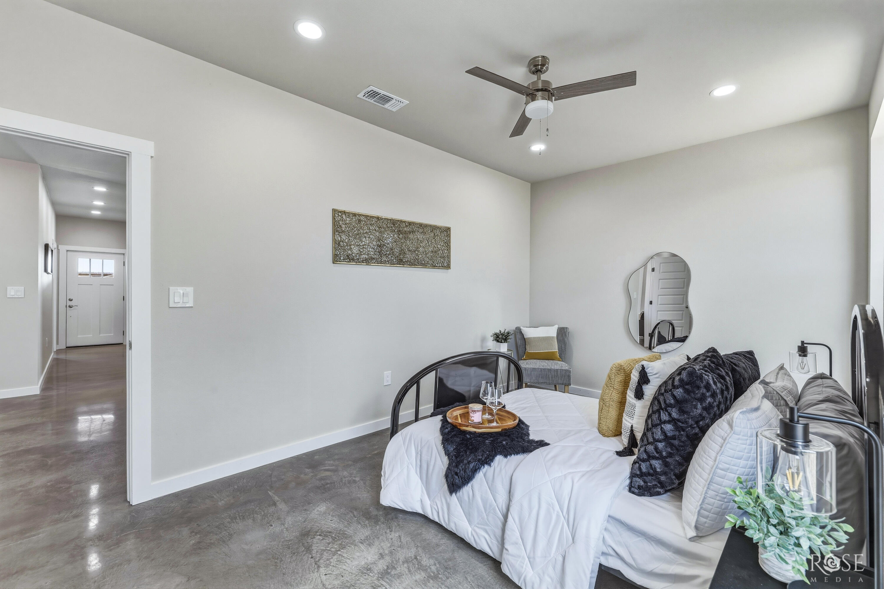 633 W Avenue Z Property Photo 21