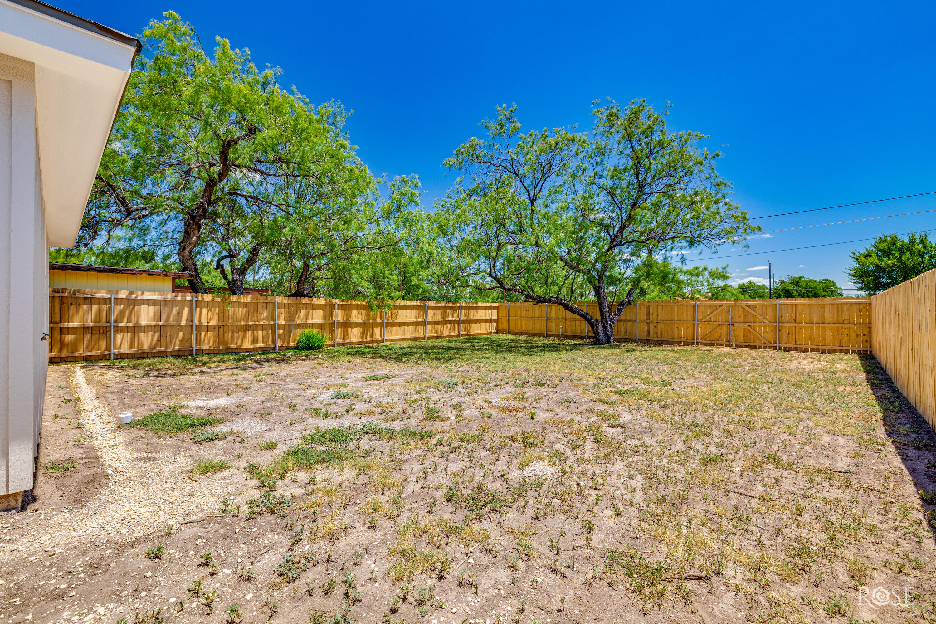633 W Avenue Z Property Photo 31