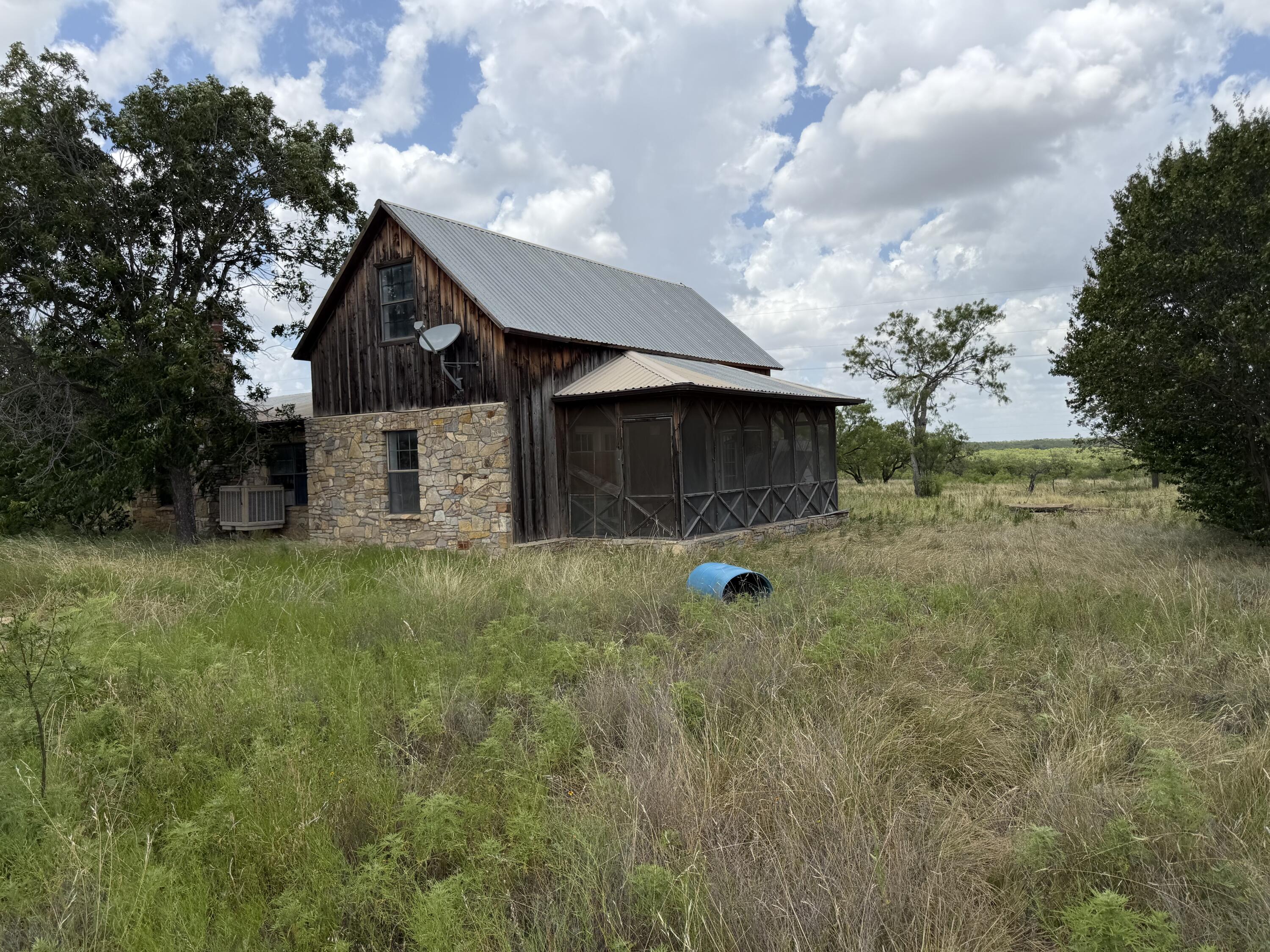 502 County Road 414 Property Photo 2