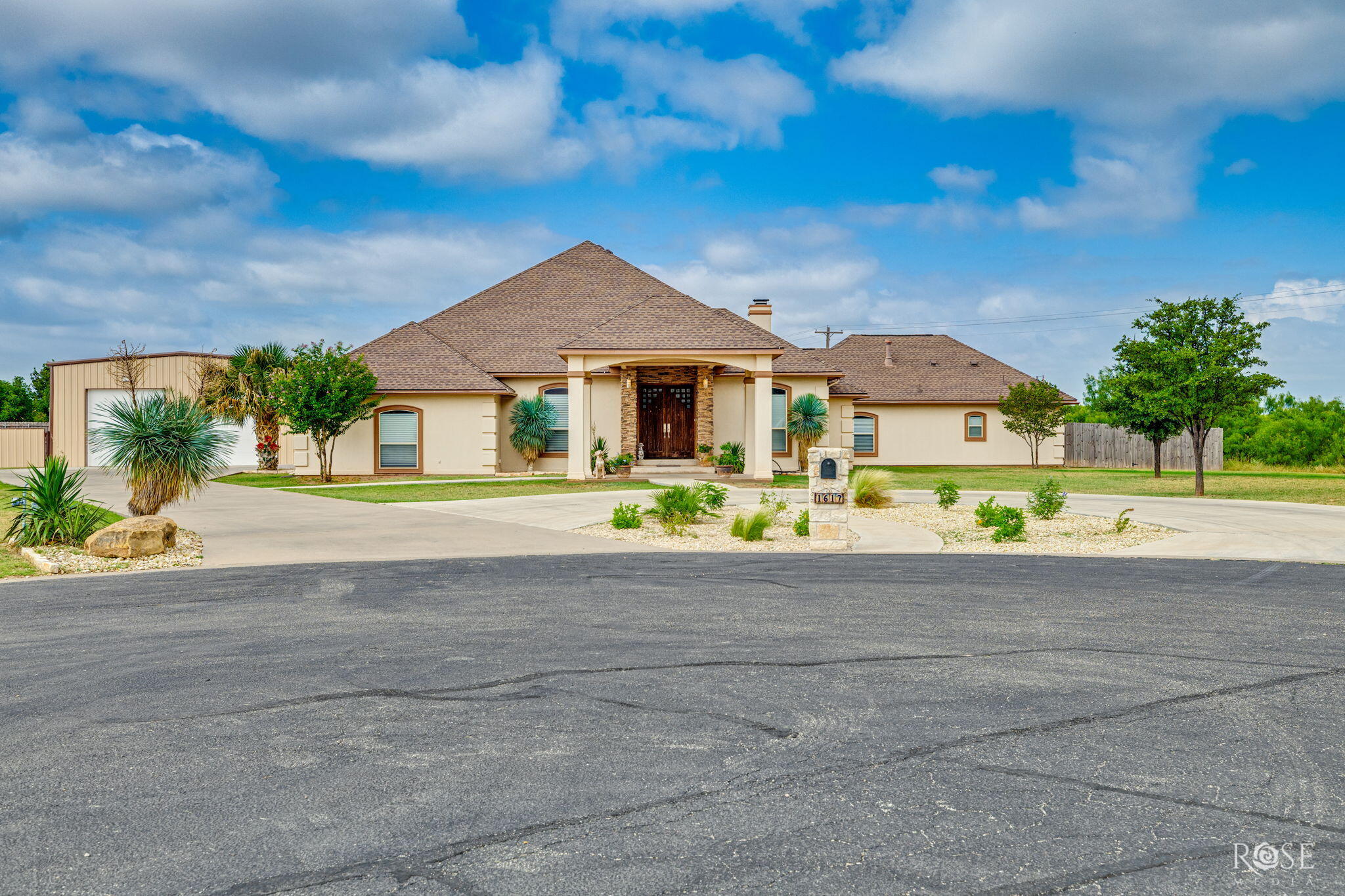 1617 Stonebridge Drive Property Photo 1