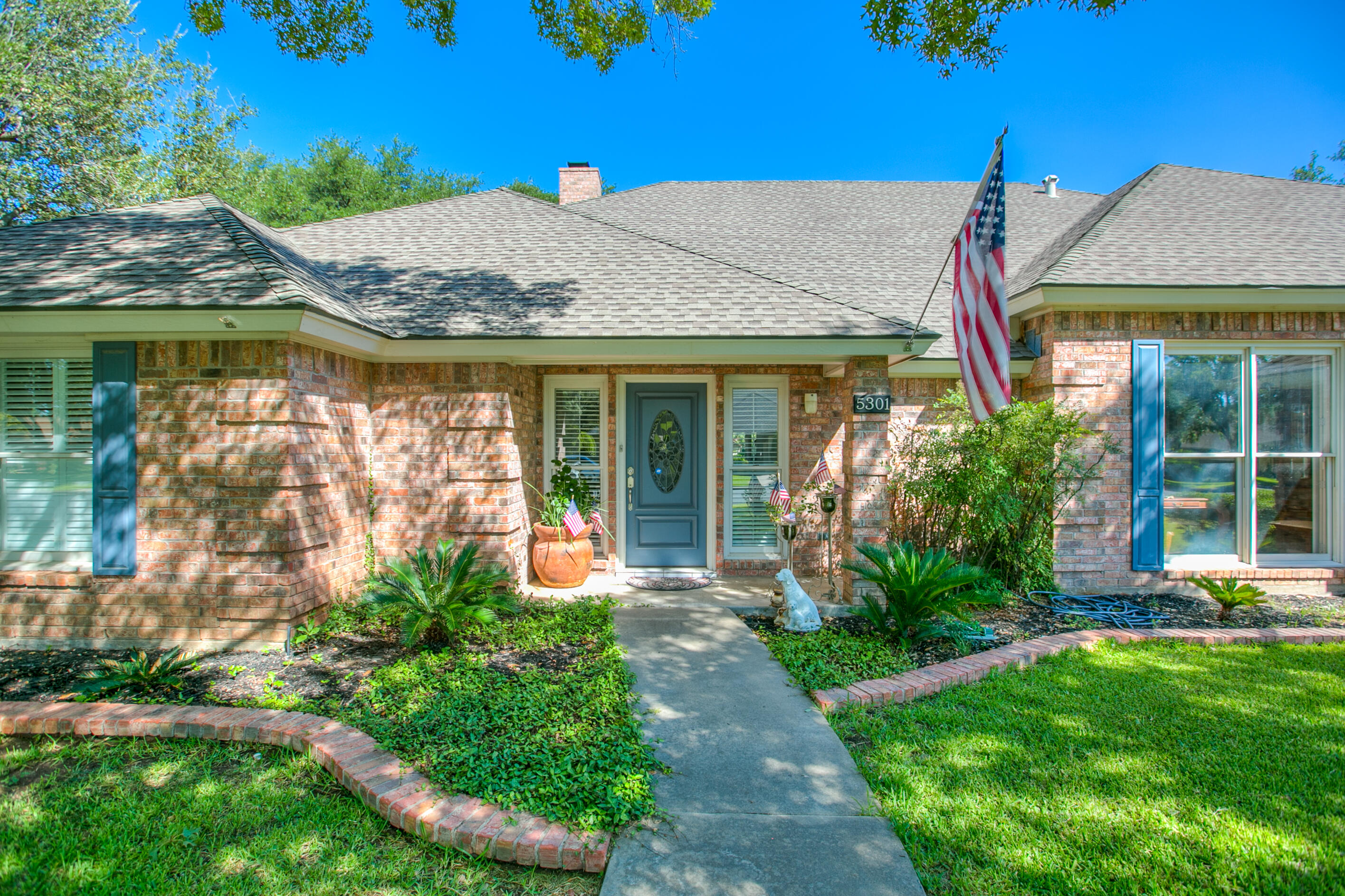 5301 Beverly Drive Property Photo 6