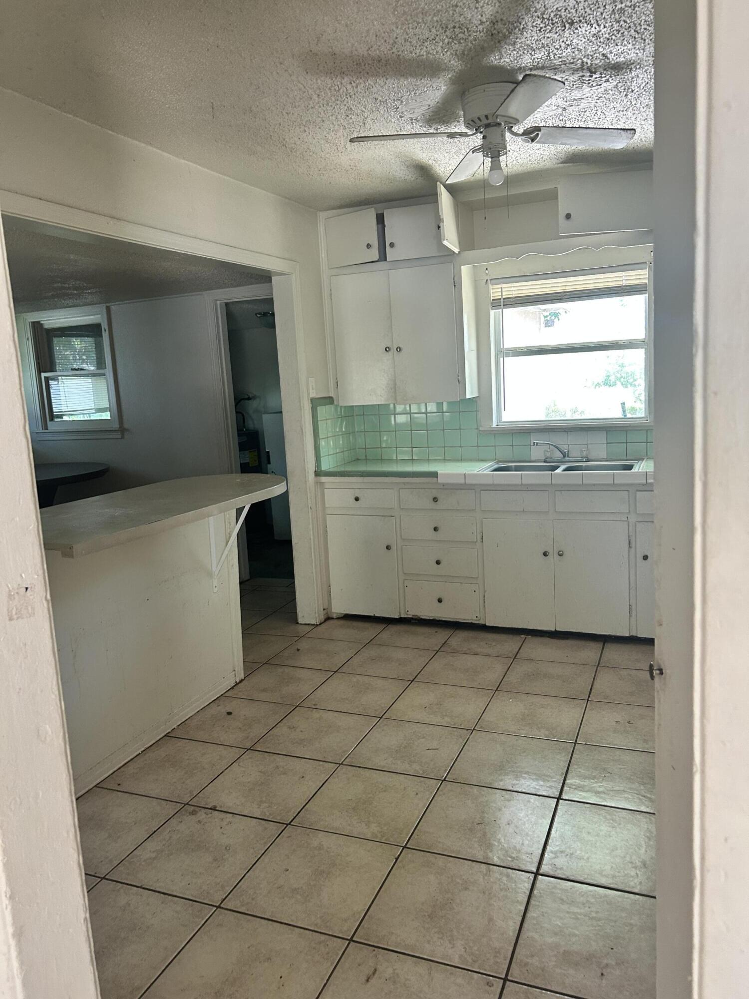 1306 State Street Property Photo 4