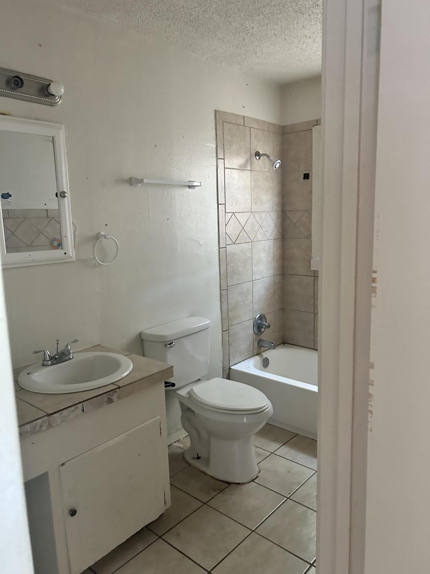 1306 State Street Property Photo 6