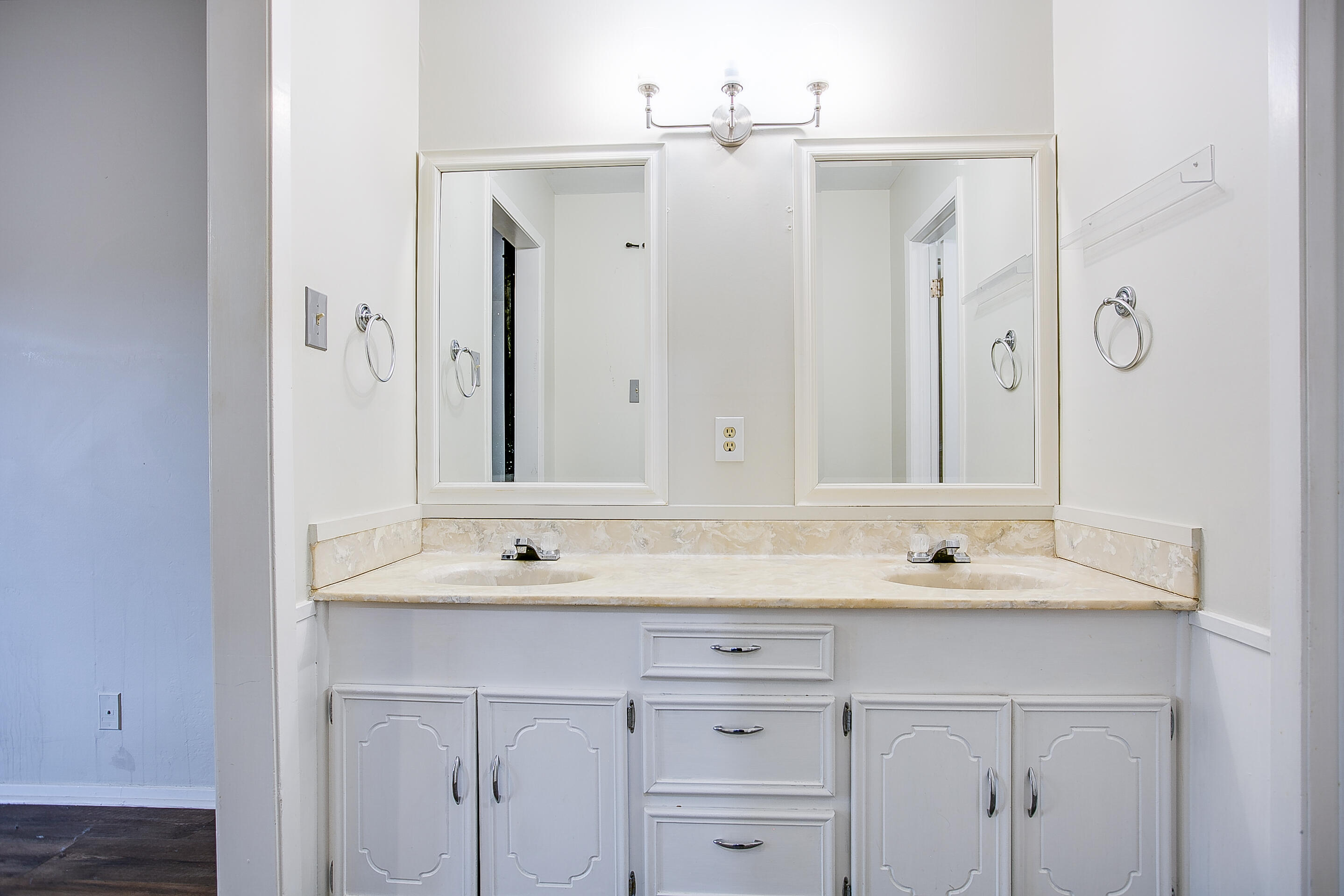 2802 Canyon Creek Drive Property Photo 27