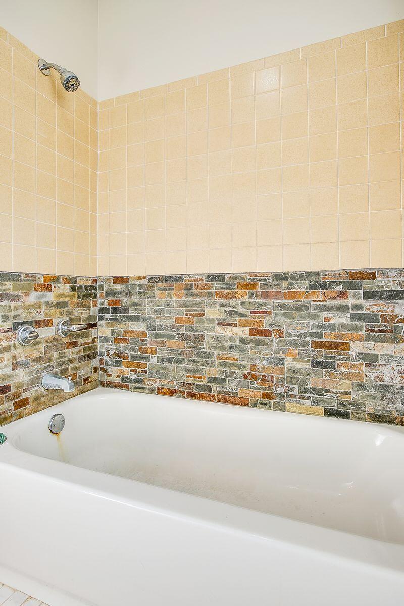 2802 Canyon Creek Drive Property Photo 31