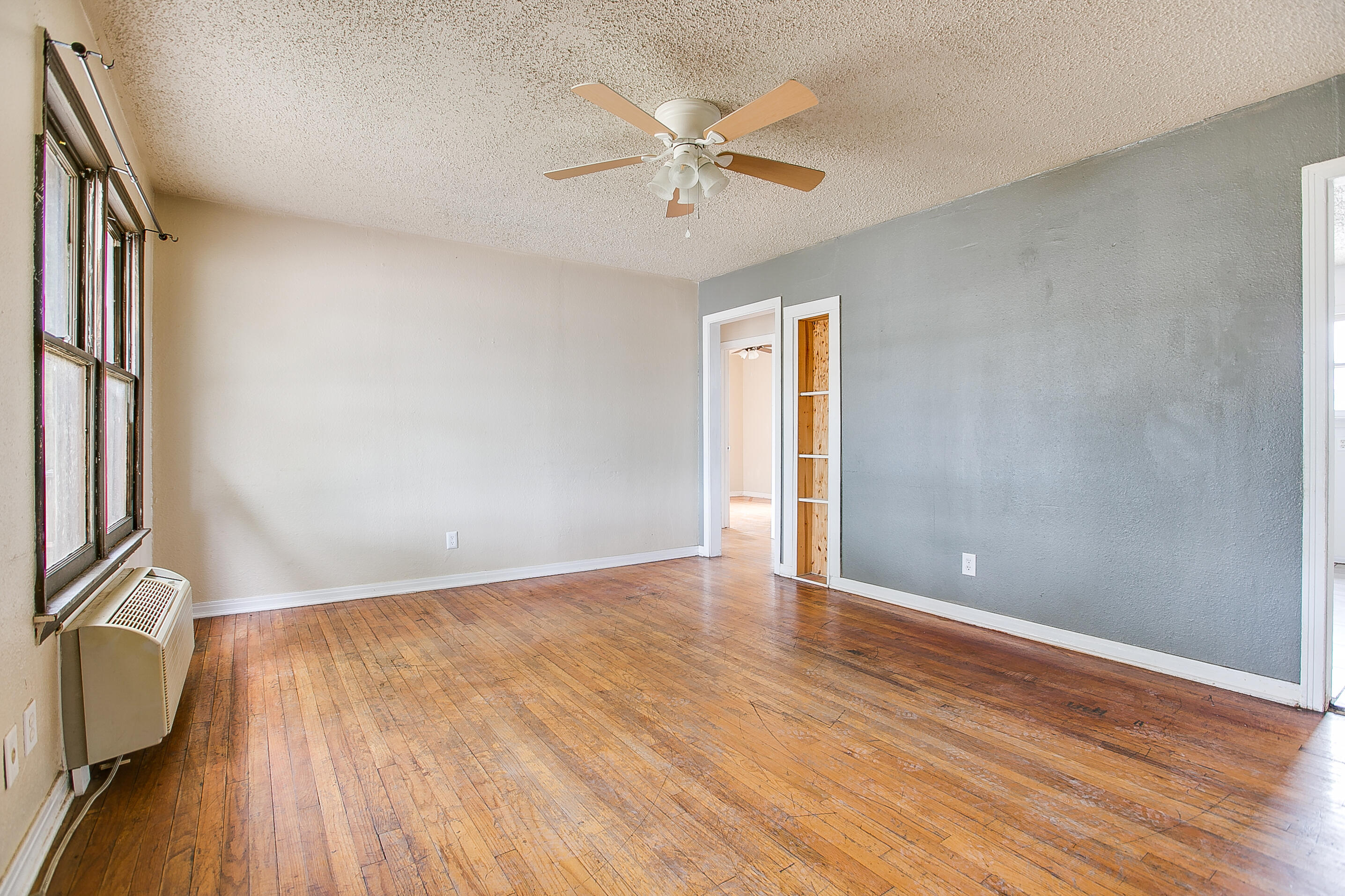 2321 Jomar Street Property Photo 2