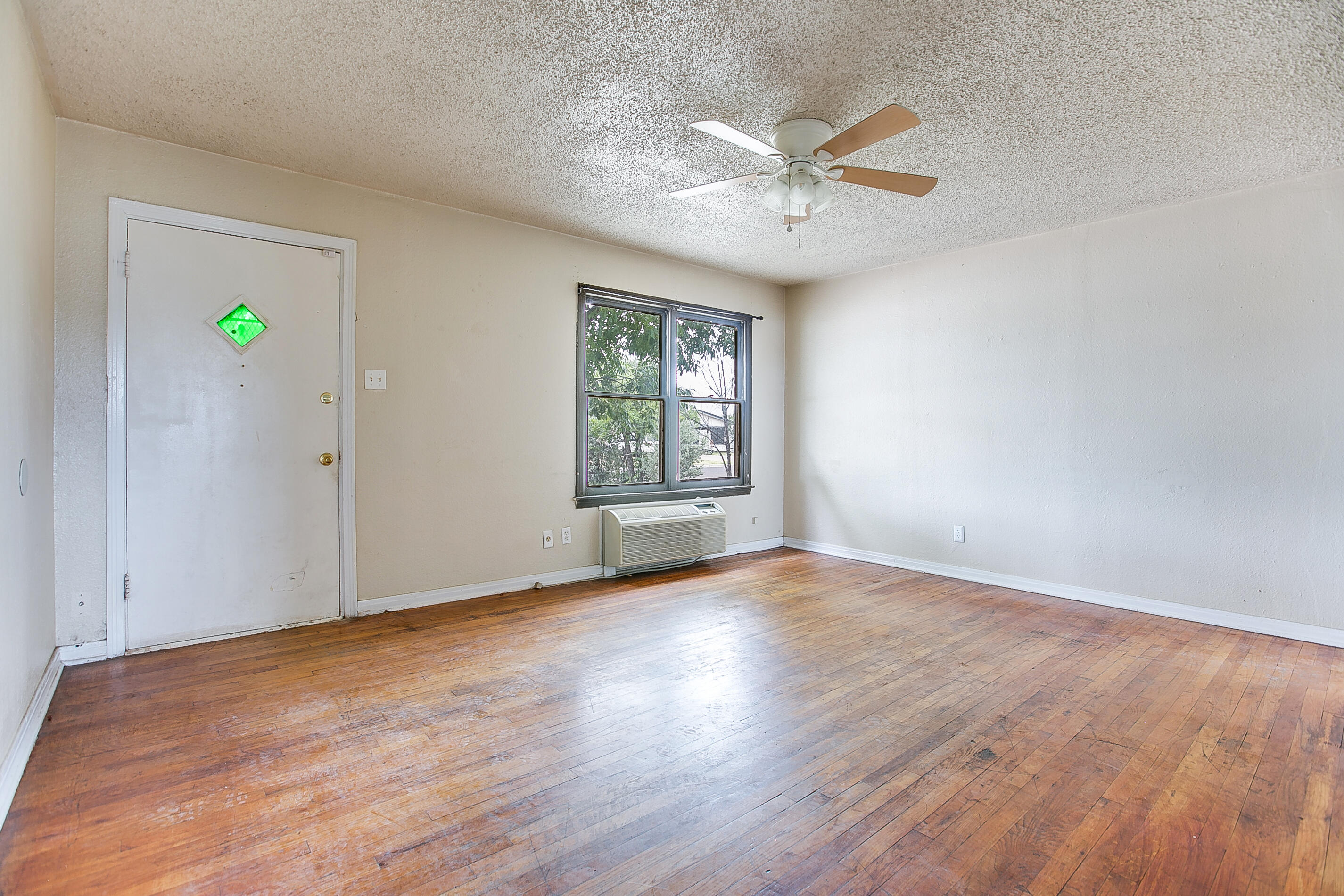 2321 Jomar Street Property Photo 5