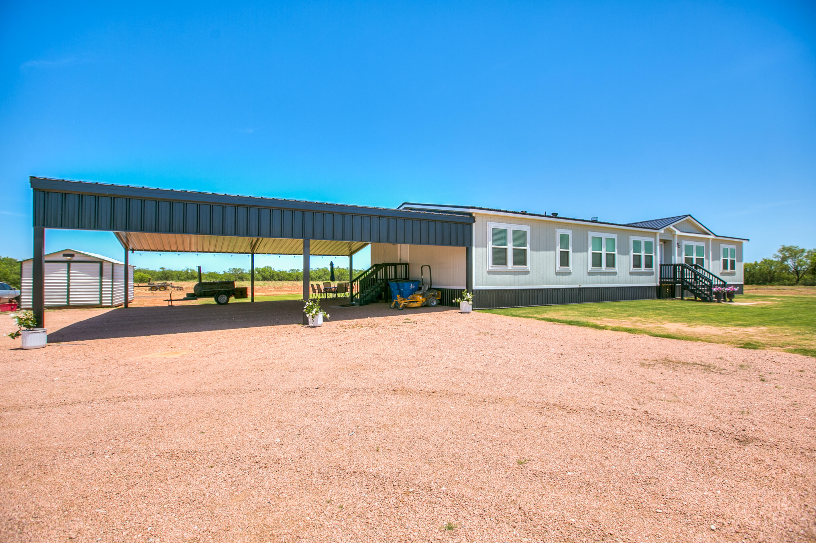 281 2884 Property Photo 1